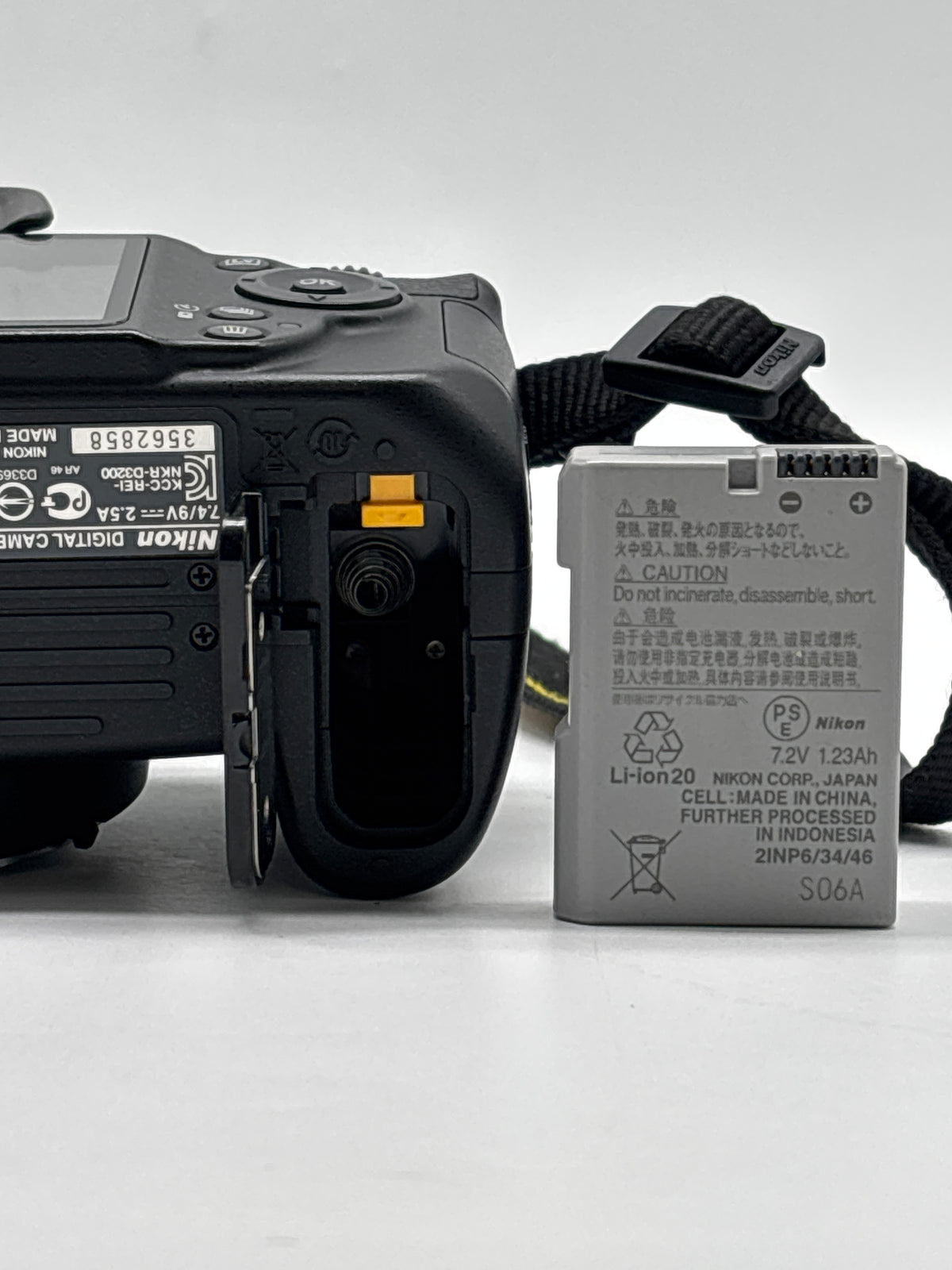 Nikon D3200 24.2MP DSLR Camera with 18-55mm Lens Black - Used