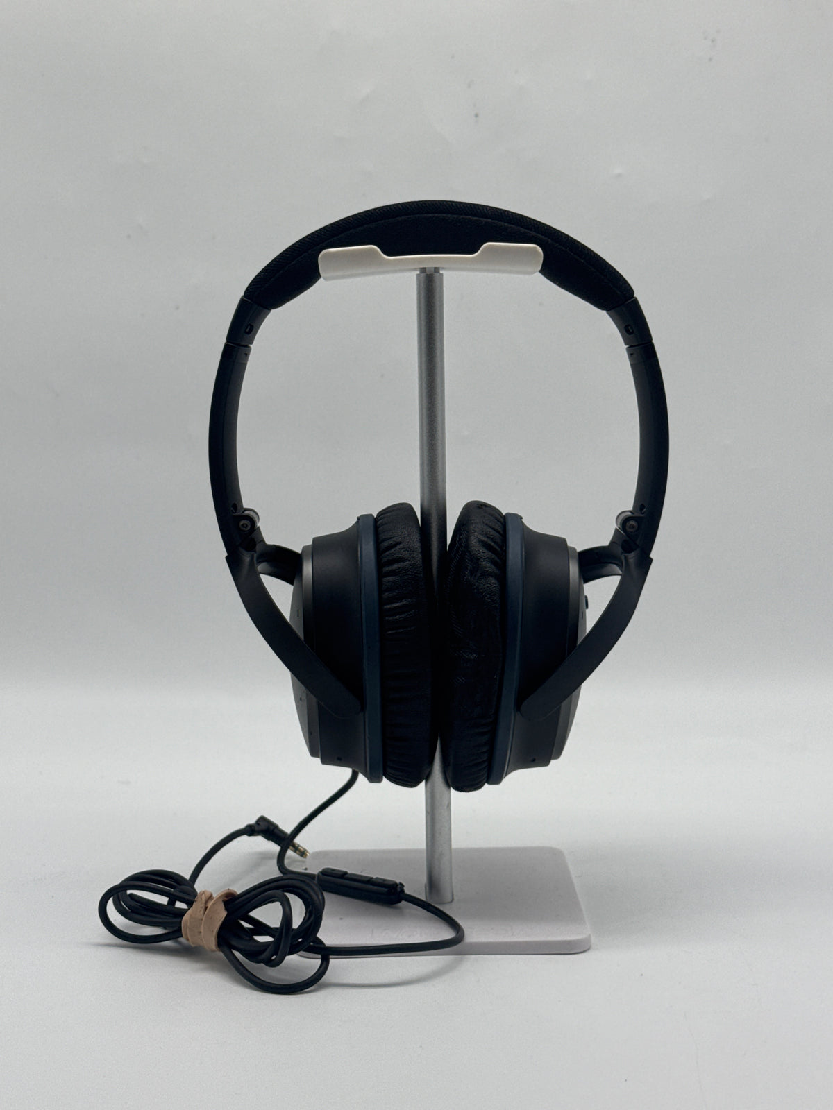 Bose QuietComfort 25 Wired Active Noise Cancelling Headphones - Used