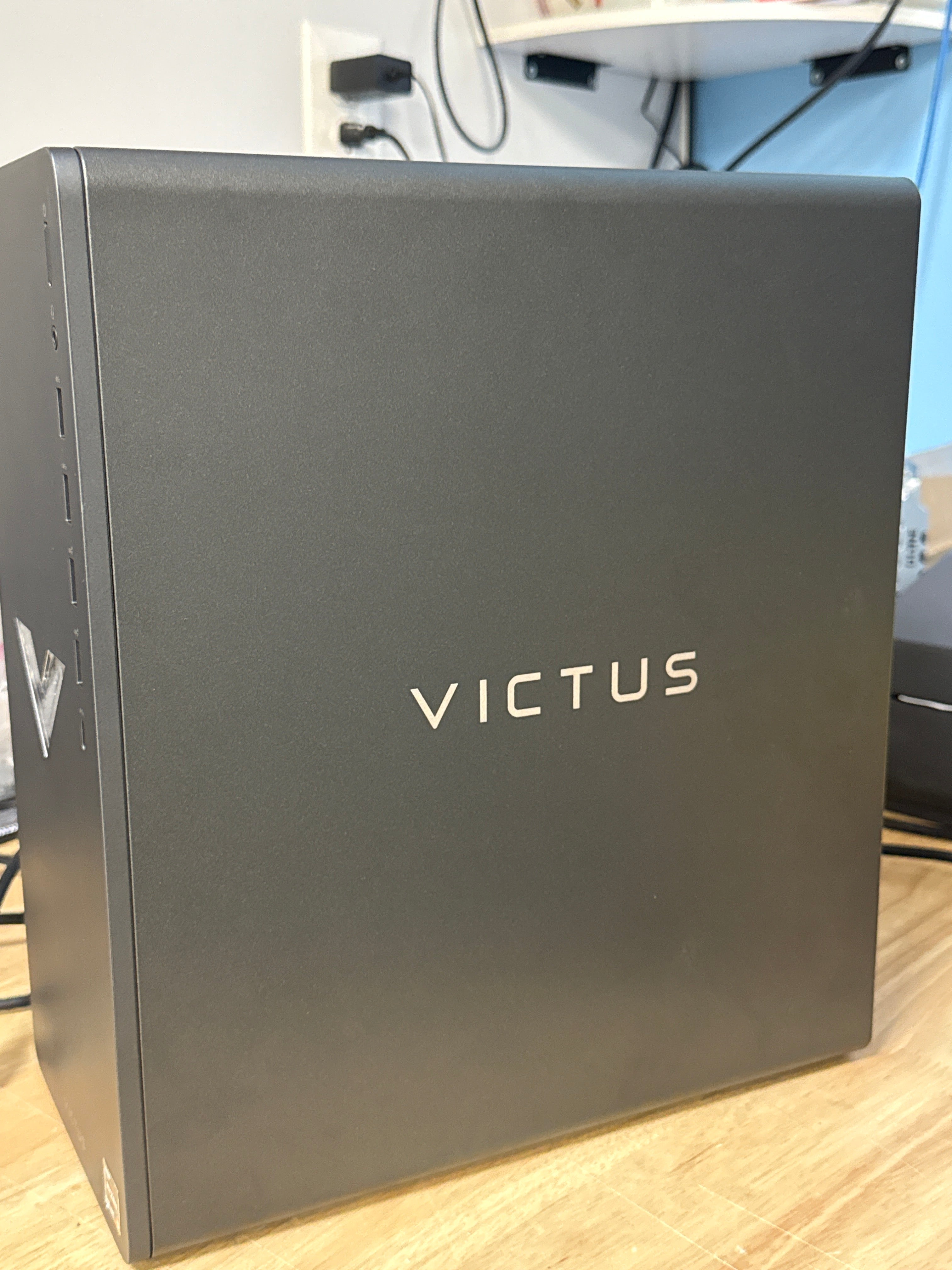 HP Victus 15 Ryzen 5 5600G 8GB RAM 512GB SSD Radeon RX 6400