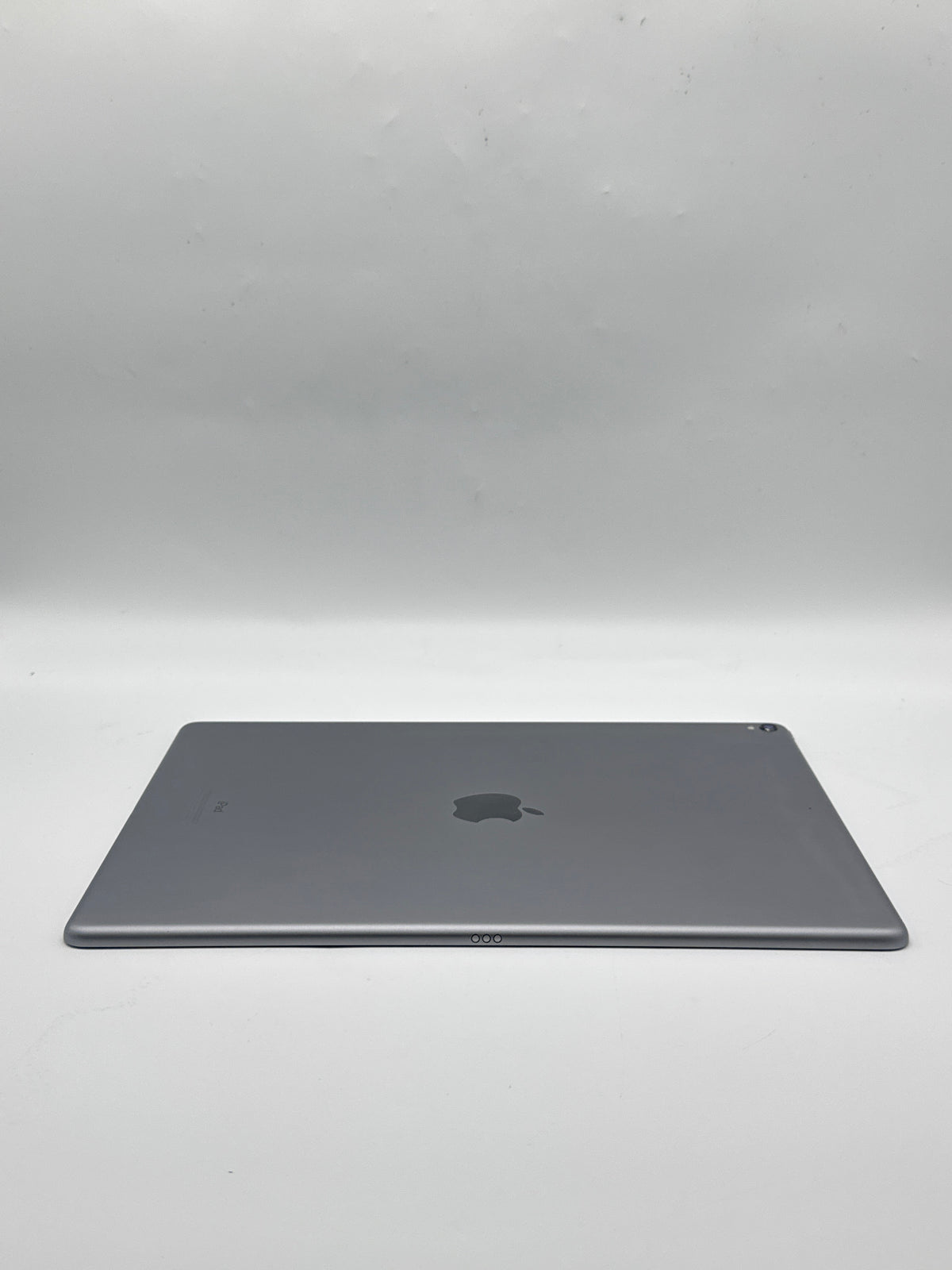 Apple iPad Pro 12.9in 2nd Gen A1670 Wi-Fi 256GB Space Gray A10X - Used