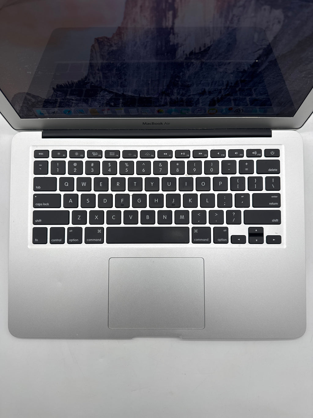 Apple MacBook Air 13" A1466 2015 i5 1.6 GHz 4GB RAM 128GB SSD