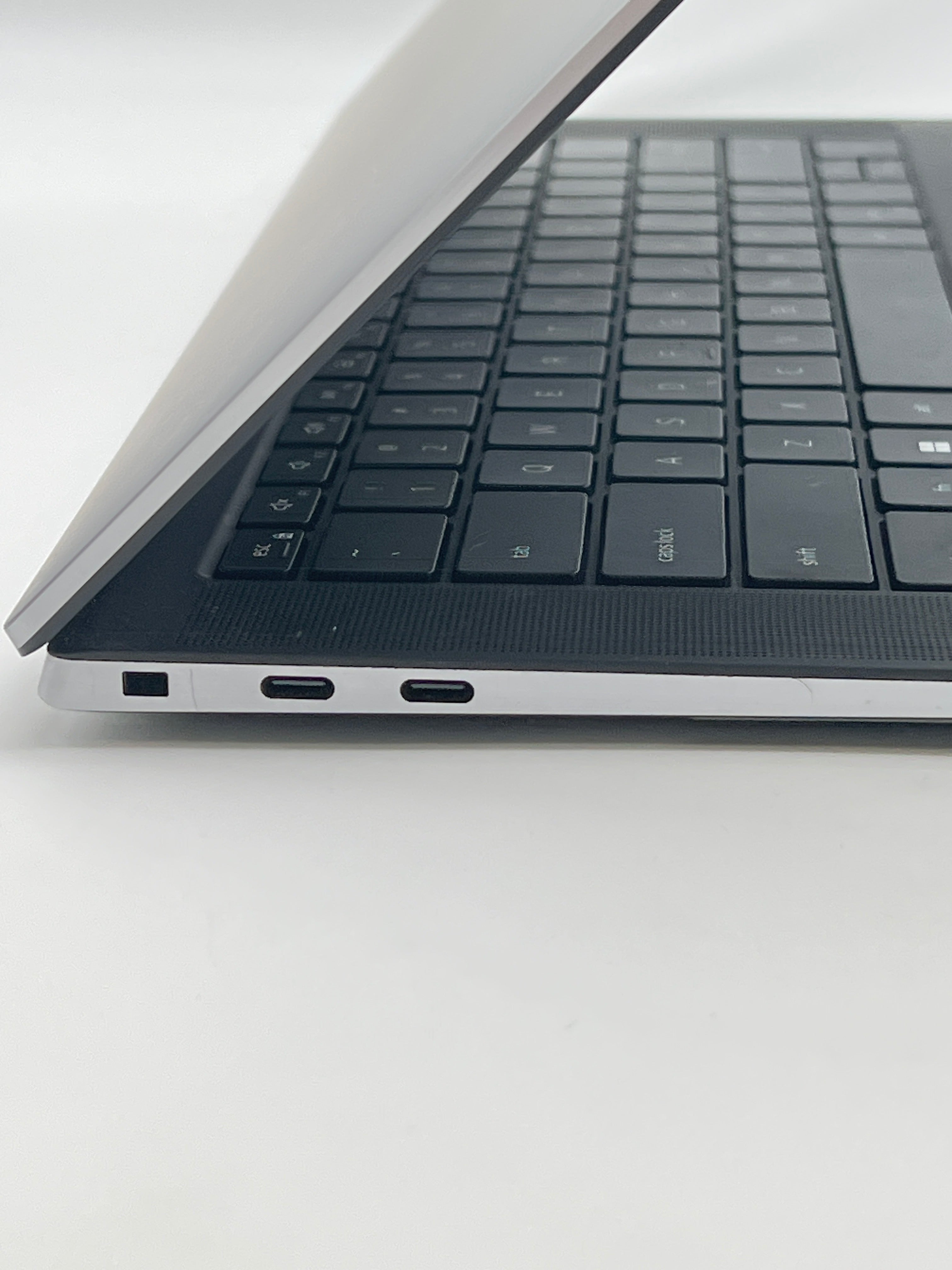 Dell Precision 5560 i7-11850H 32GB RAM 512GB SSD Nvidia T1200 - BIOS Locked/Remotely Managed