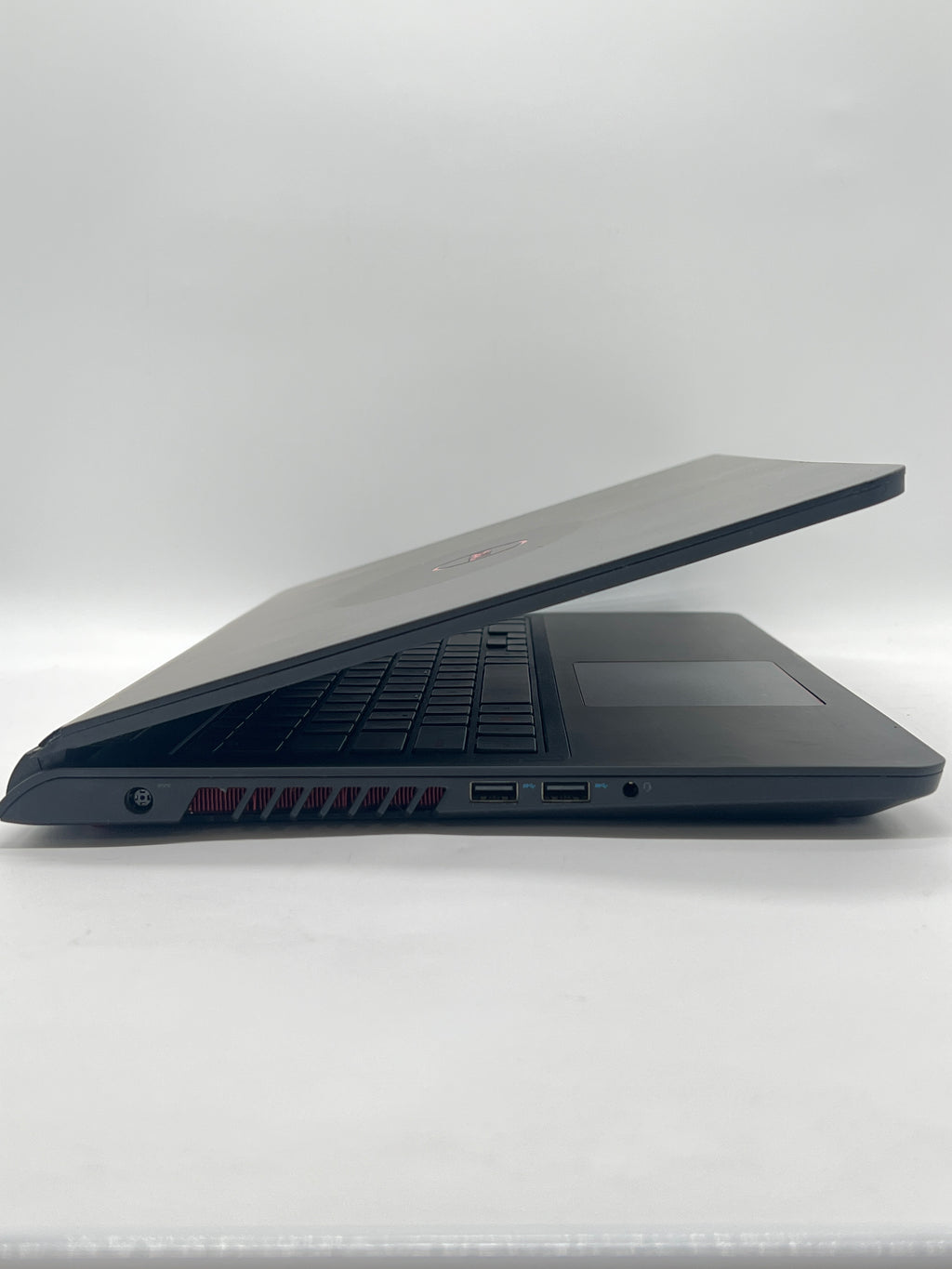 Dell Inspiron 15 3511 AMD A10-9630 8GB RAM 1TB HDD - For Parts (Bad HDD)