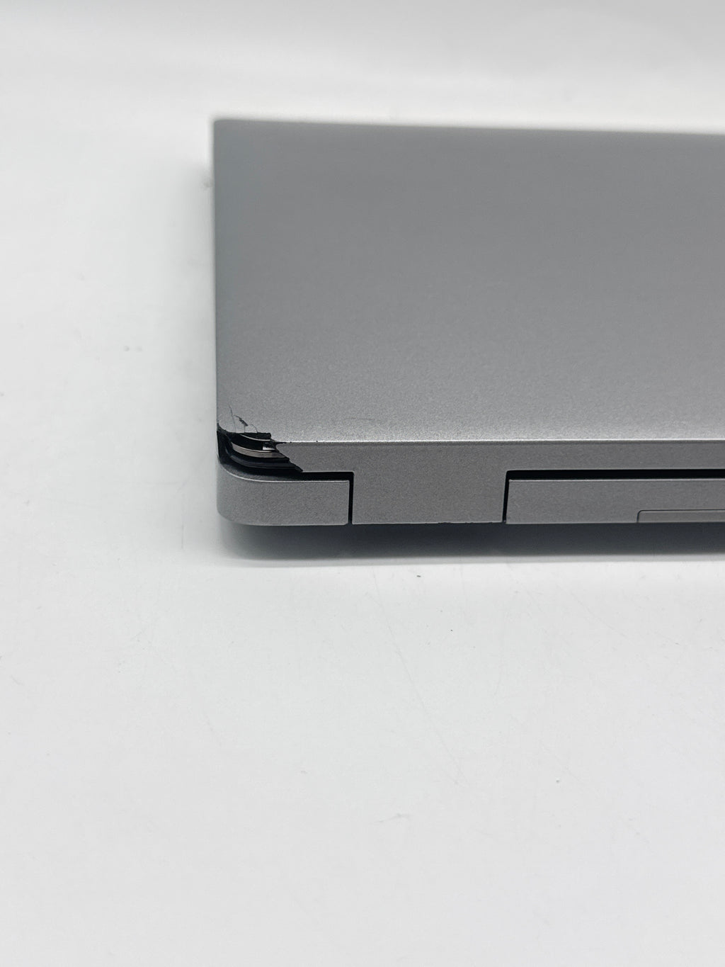 Dell Latitude 5420 i5-1145G7 16GB RAM 256GB SSD - Cracked Corners