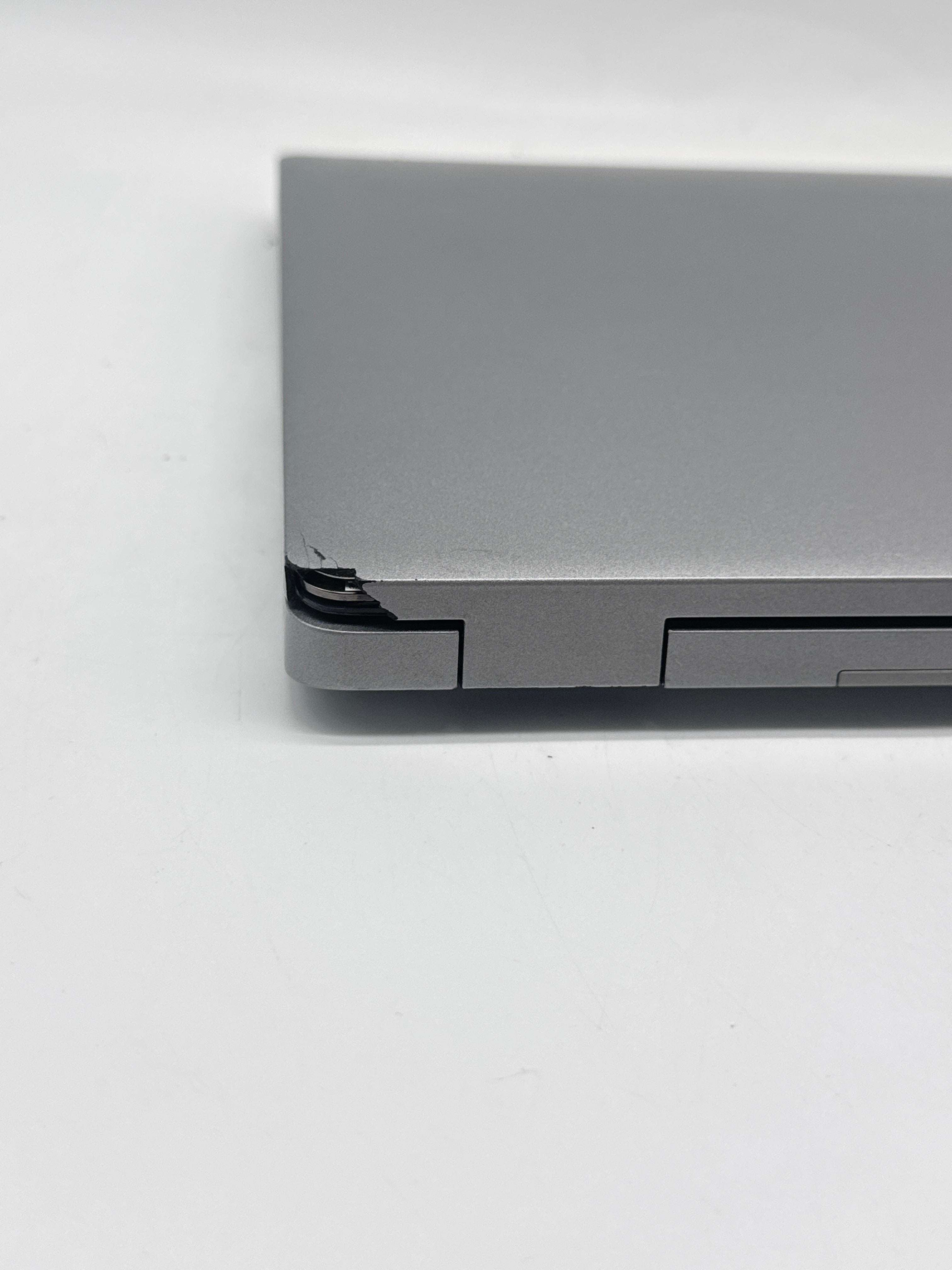 Dell Latitude 5420 i5-1145G7 16GB RAM 256GB SSD - Cracked Corners