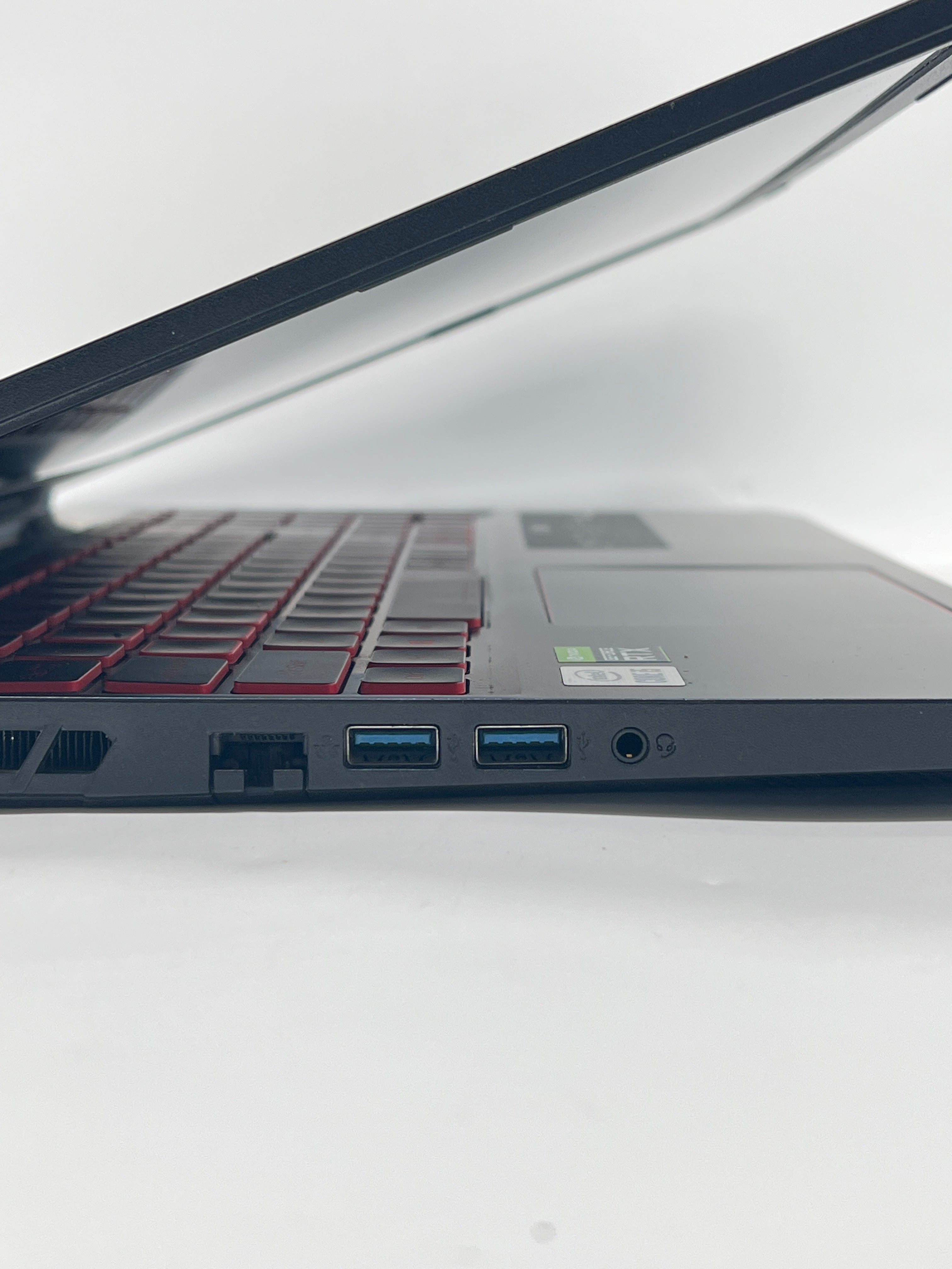 Acer Nitro 5 N20C1 i5-10300H 16GB RAM 512GB SSD RTX 3050 - For Part (No Power)