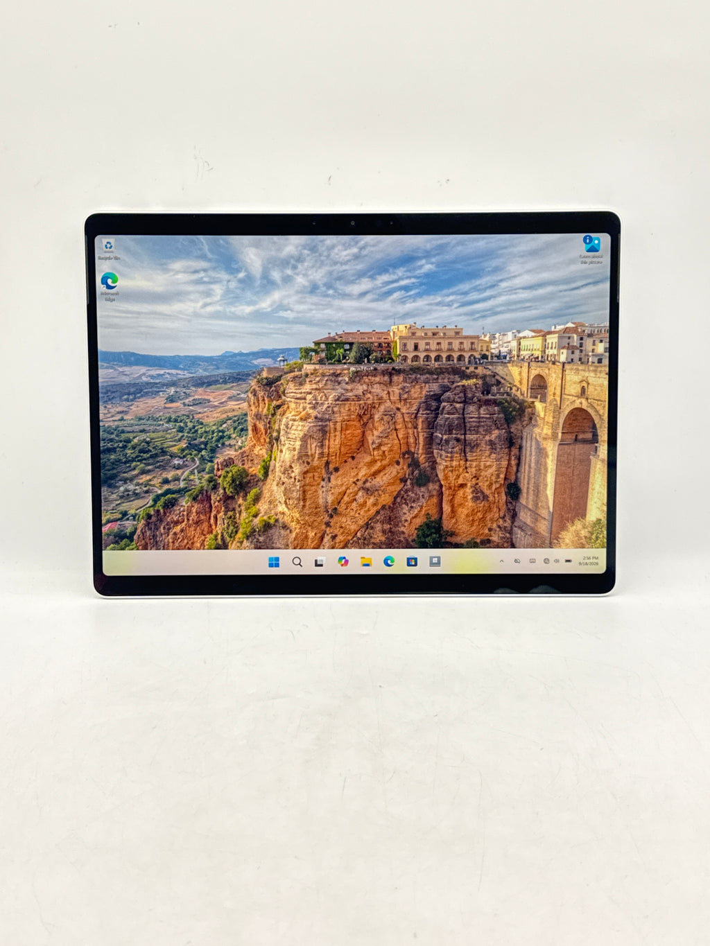 Microsoft Surface Pro 10 13" Intel Core Ultra 5 135U 32GB RAM 256GB SSD Wi-Fi - Used