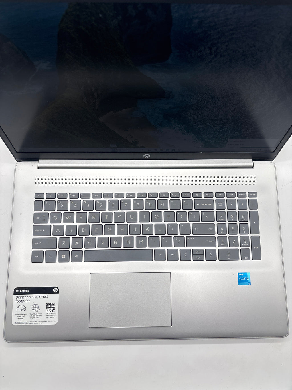 HP 17-cn2083dx i3-1215U 8GB RAM 256 GB SSD