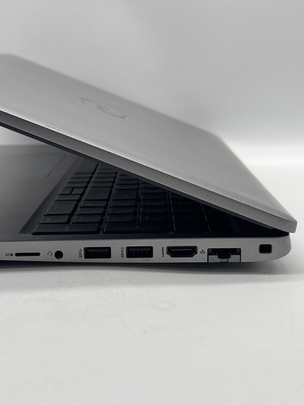 Dell Latitude 5520 15.6" Intel Core i5-1145G7 16GB RAM 256GB SSD Gray - READ