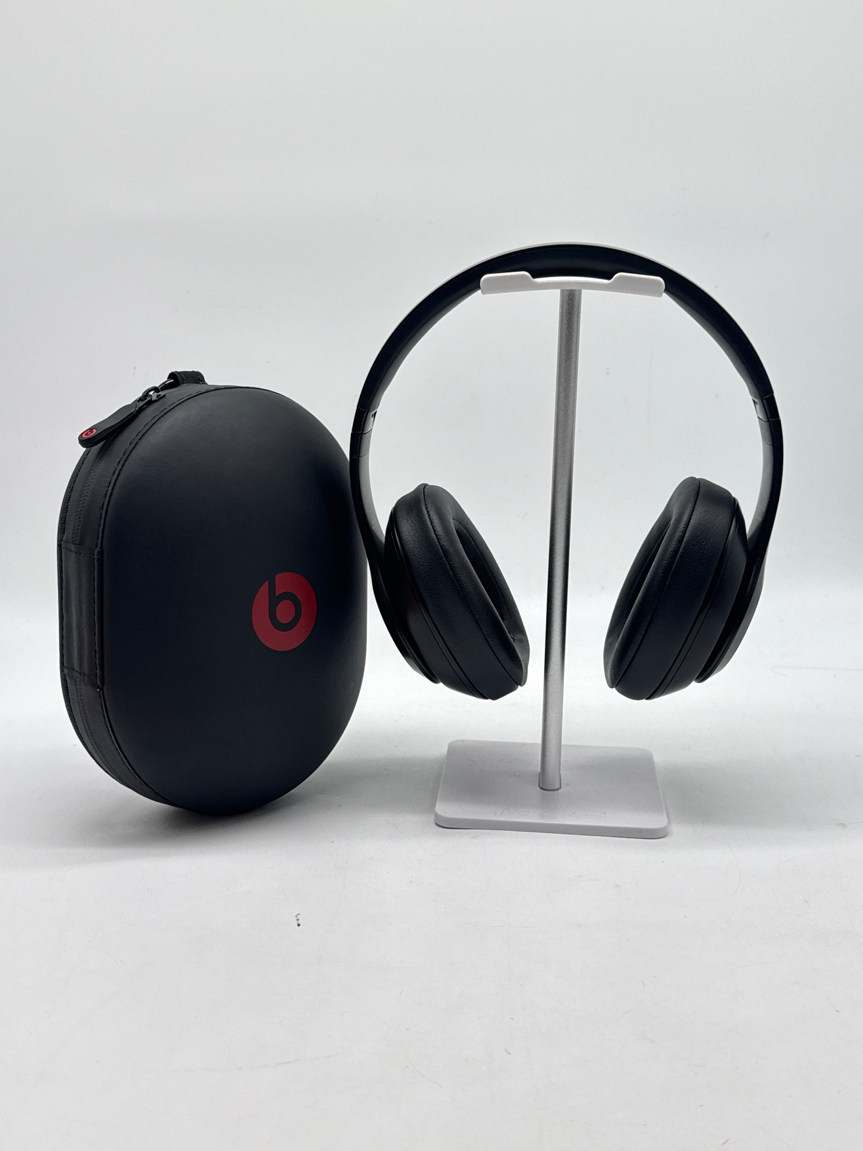 Beats Studio3 Wireless Over-Ear Headphones Black - Used
