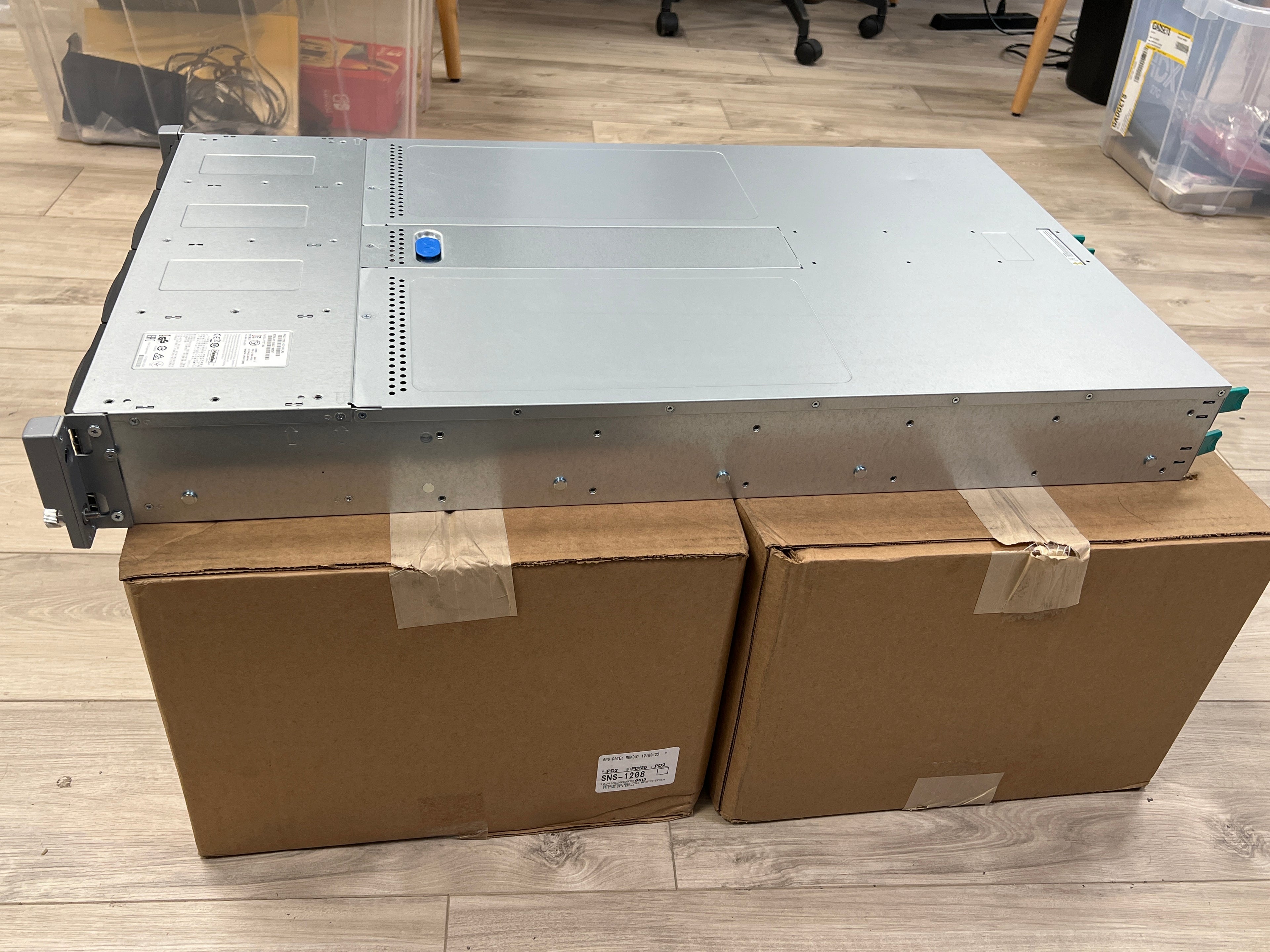 Intel H2312XXLR2 Server Case 2U Rack-Mountable Silver