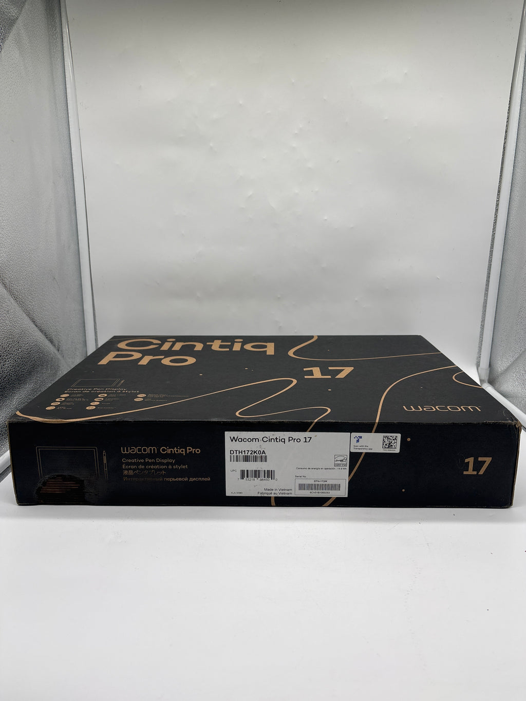 Wacom Cintiq Pro 17 DTH172 17.3in 4K Pen Display Black - New