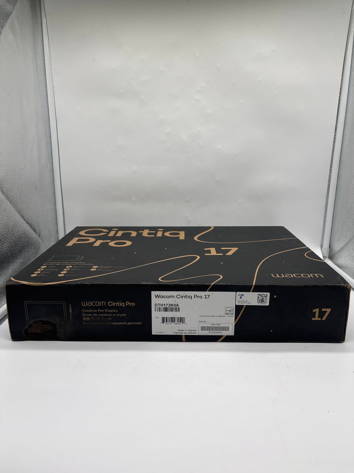 Wacom Cintiq Pro 17 DTH172 17.3in 4K Pen Display Black - New