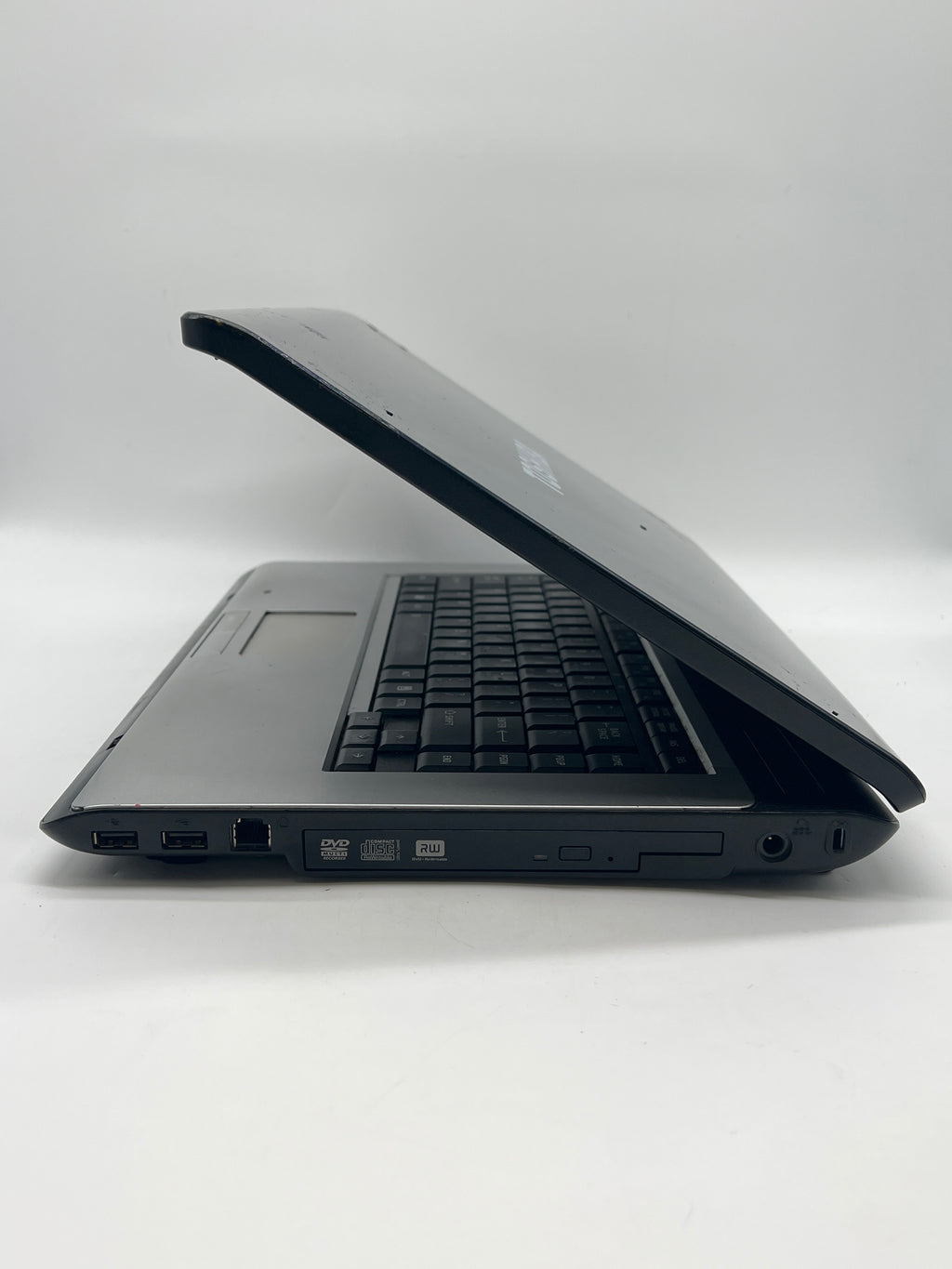 Toshiba Laptop Satellite A205 Core 2 Duo 4GB RAM - For Parts (Bad Battery)