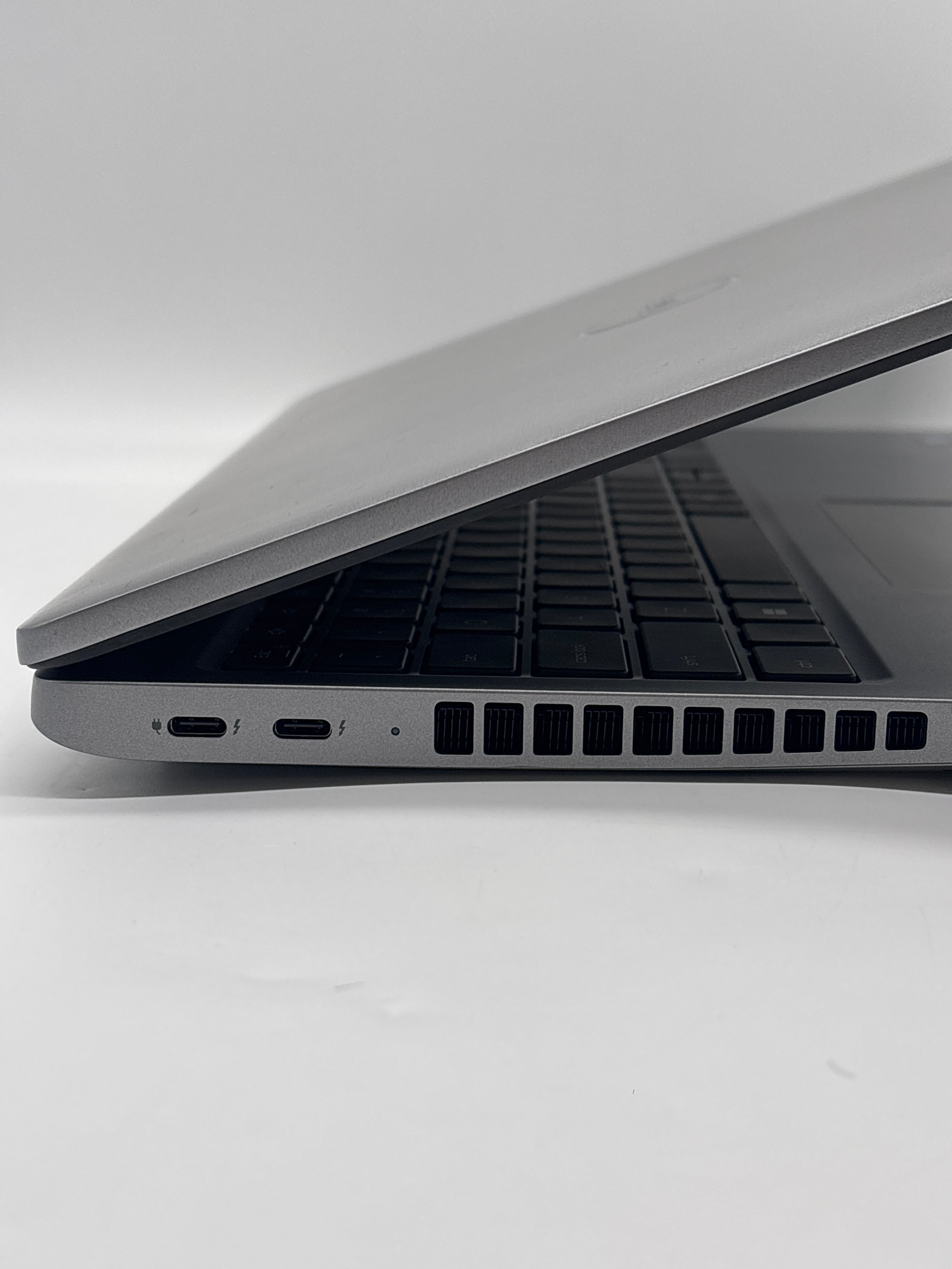 Dell Latitude 5550 Ultra 7 155U 16GB RAM 512GB SSD Used