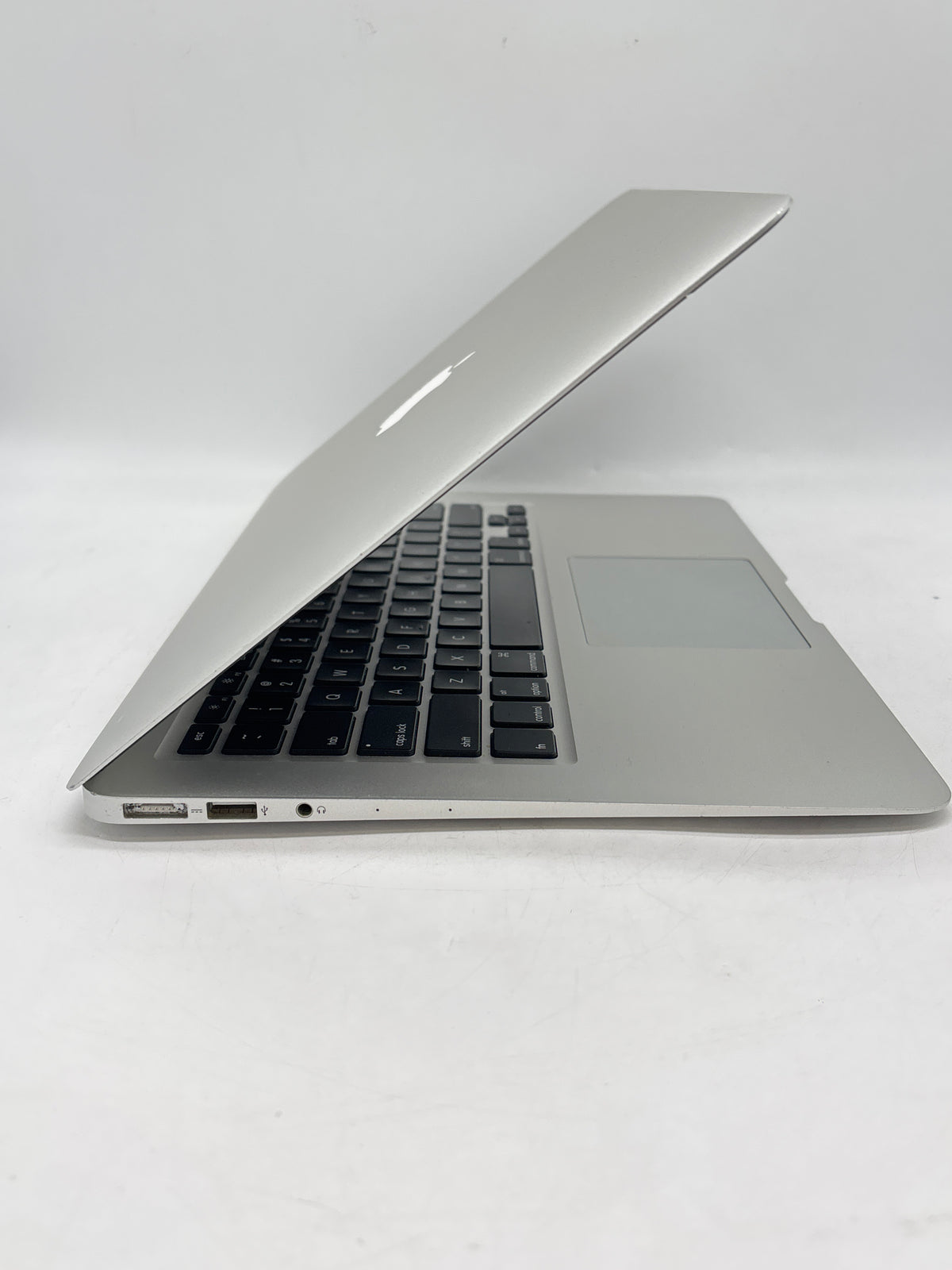 Apple MacBook Air 13" 2015 A1466 Core i7 8GB RAM 256GB Flash Storage - Used