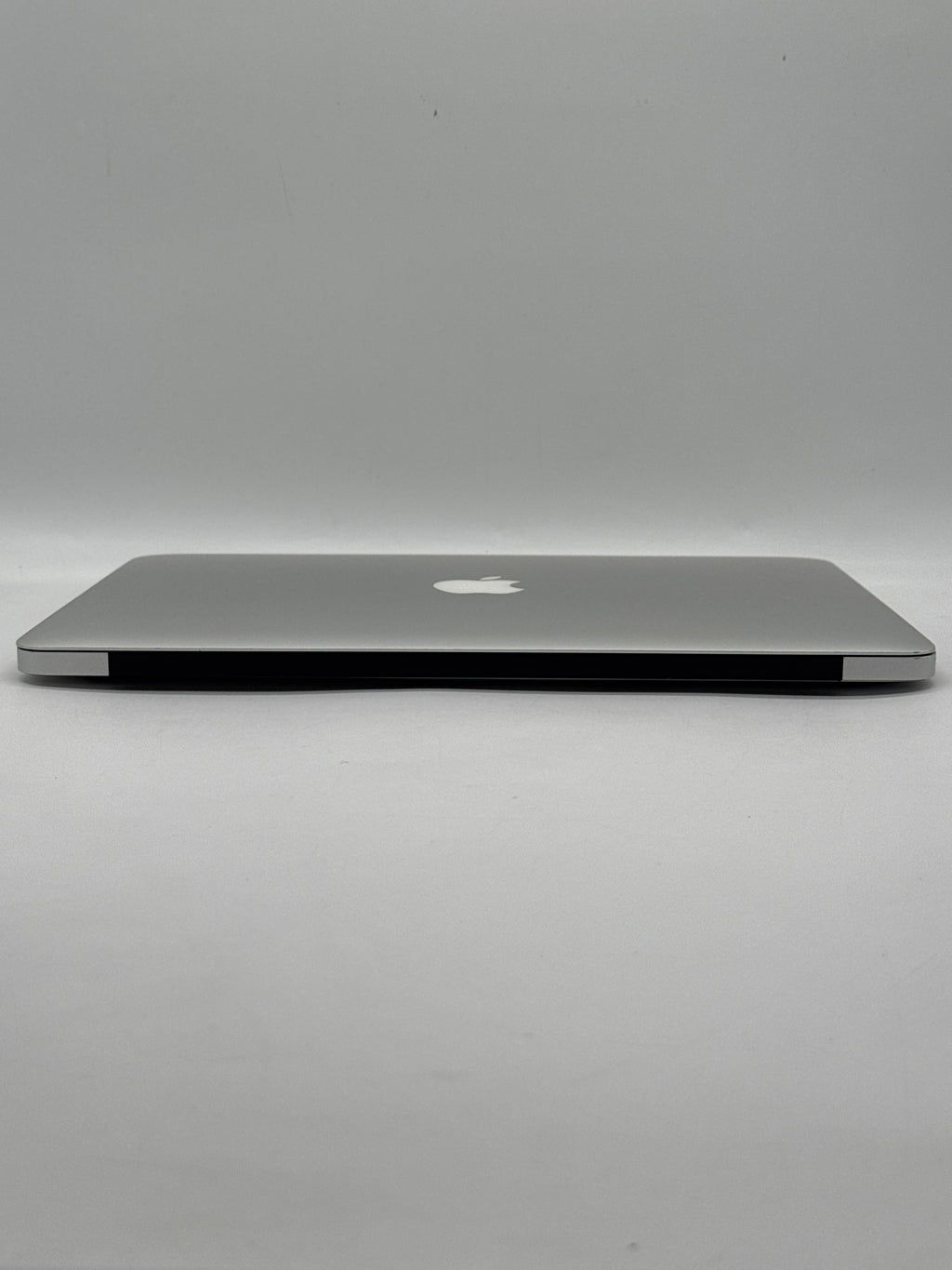 Apple MacBook Air 13" A1466 2015 i5 1.6 GHz 4GB RAM 128GB SSD