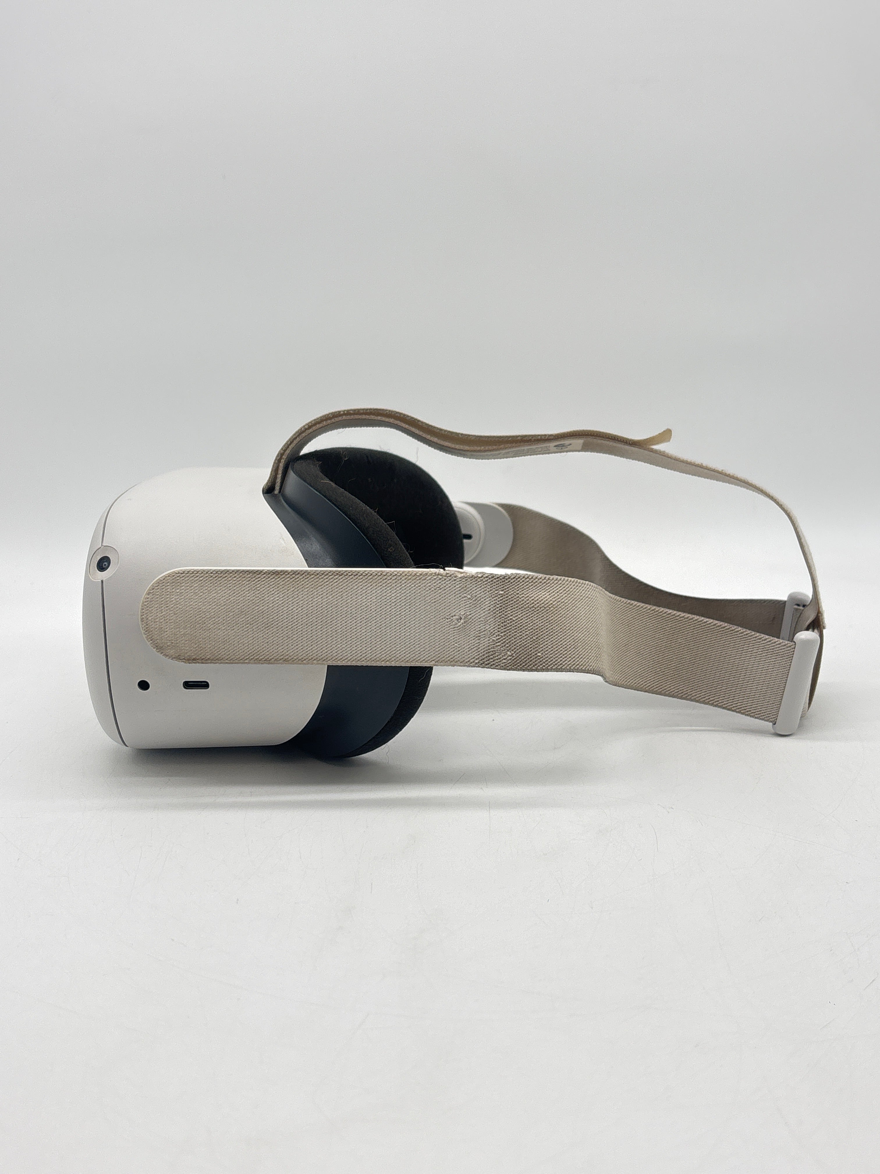 Meta Quest 2 128GB Standalone VR Headset Black - For Parts