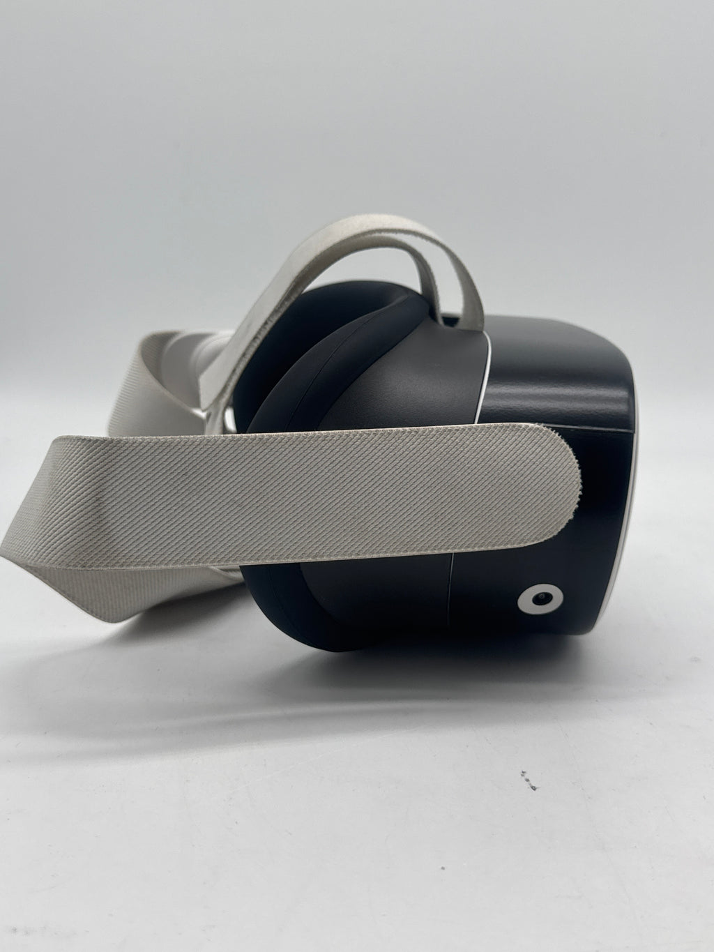 Meta Quest 3S 128GB White VR Headset - For Parts No controllers
