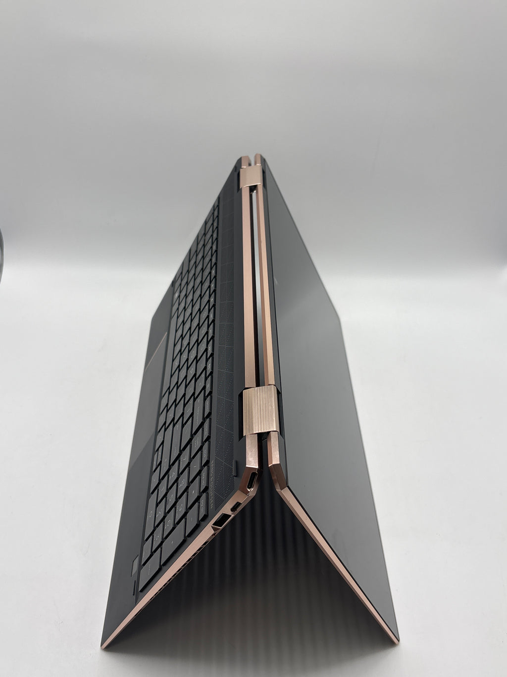 HP Spectre X360 15-eb1043dx i7-1165G7 16GB RAM 512GB SSD - For Parts (No Battery)