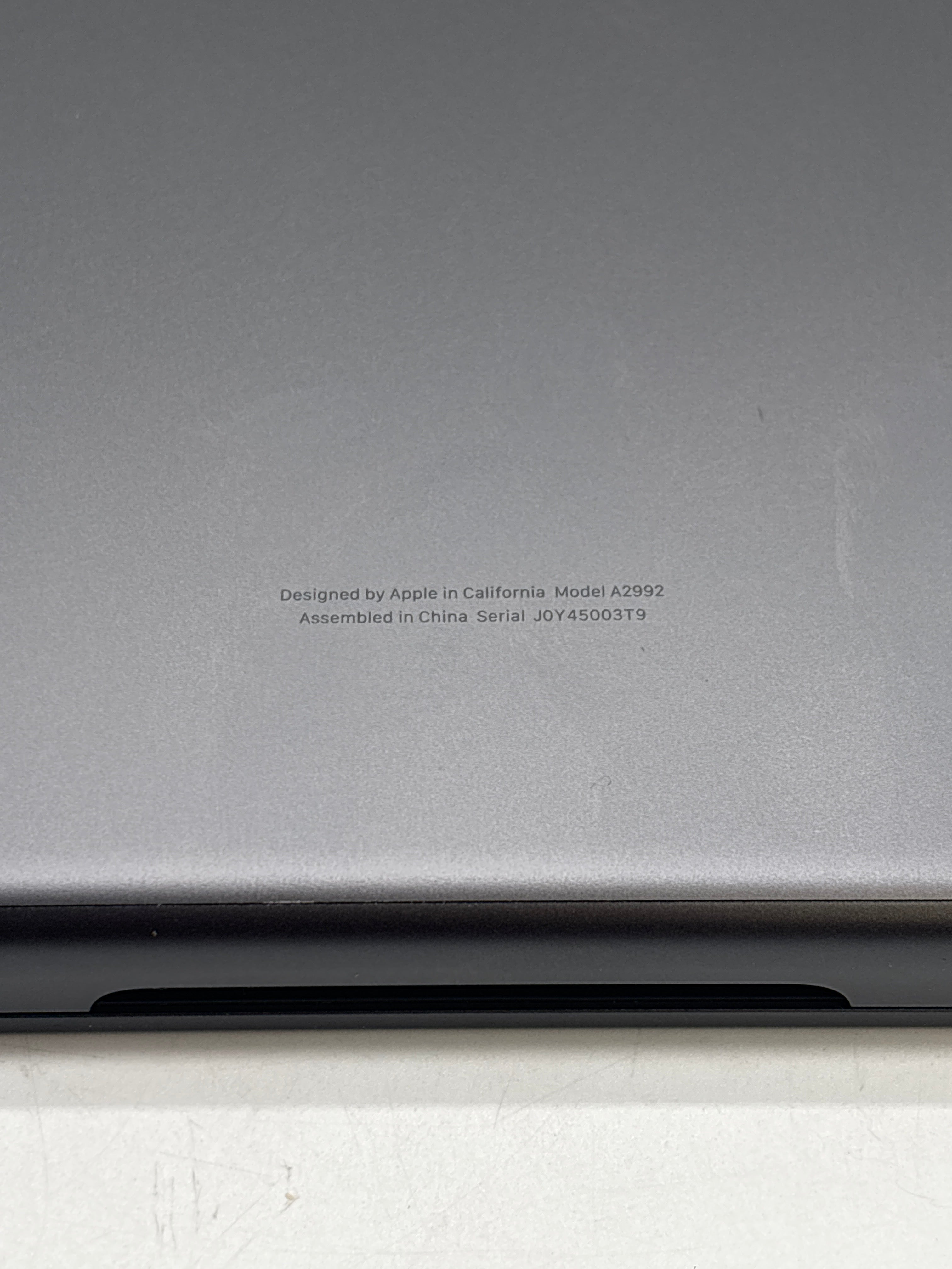 MacBook Pro 14" A2992 M3 Pro 11C 18GB RAM 512GB SSD - For Parts (Bad Screen)