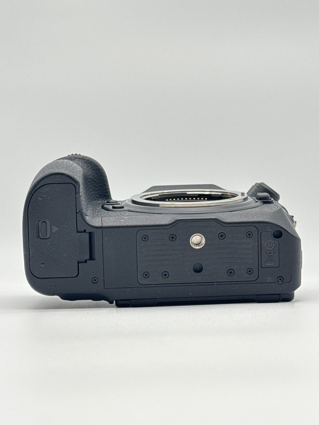 Nikon Z8 N2120 45.7MP Full Frame Mirrorless Camera Body Only Black - Used