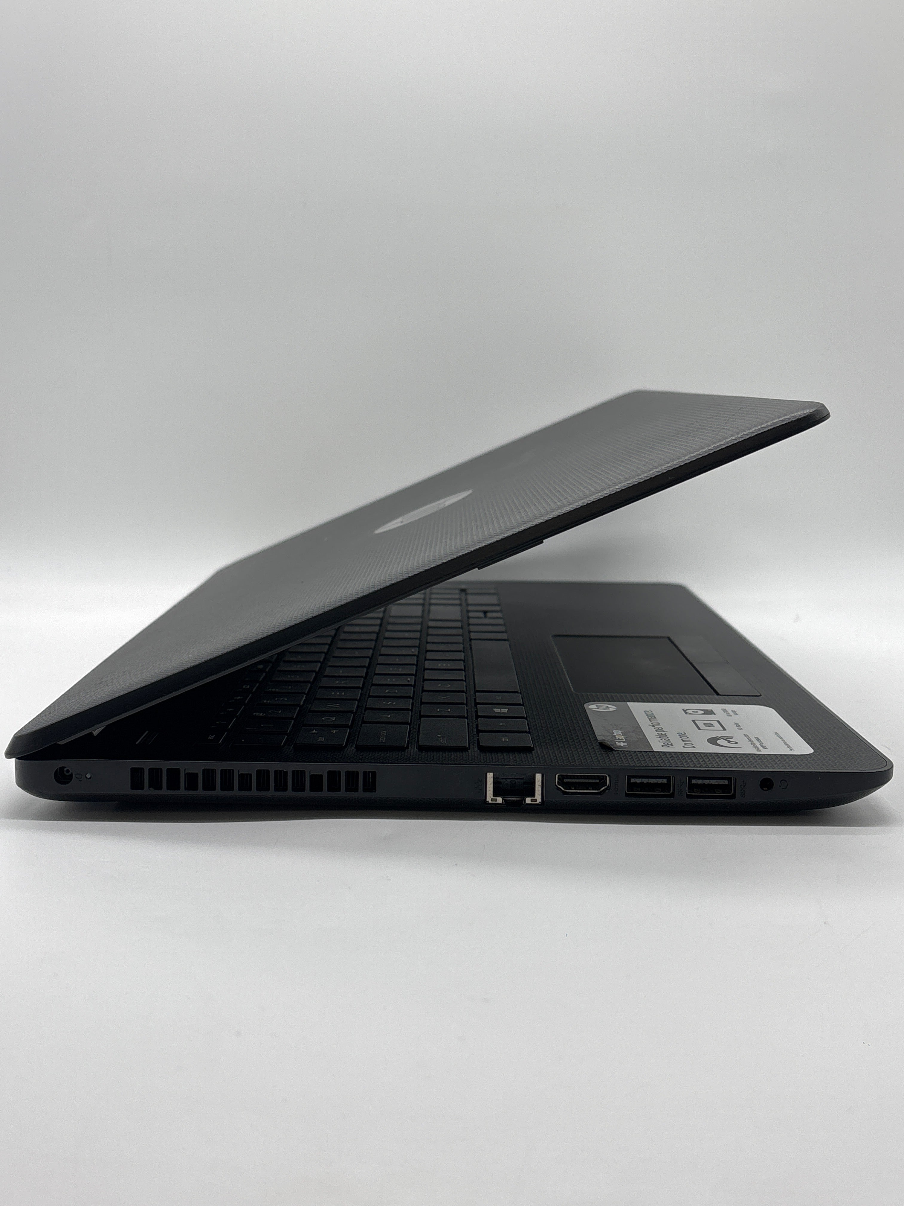 HP 15-bw075nr AMD A6-9220 4GB RAM 500GB HDD