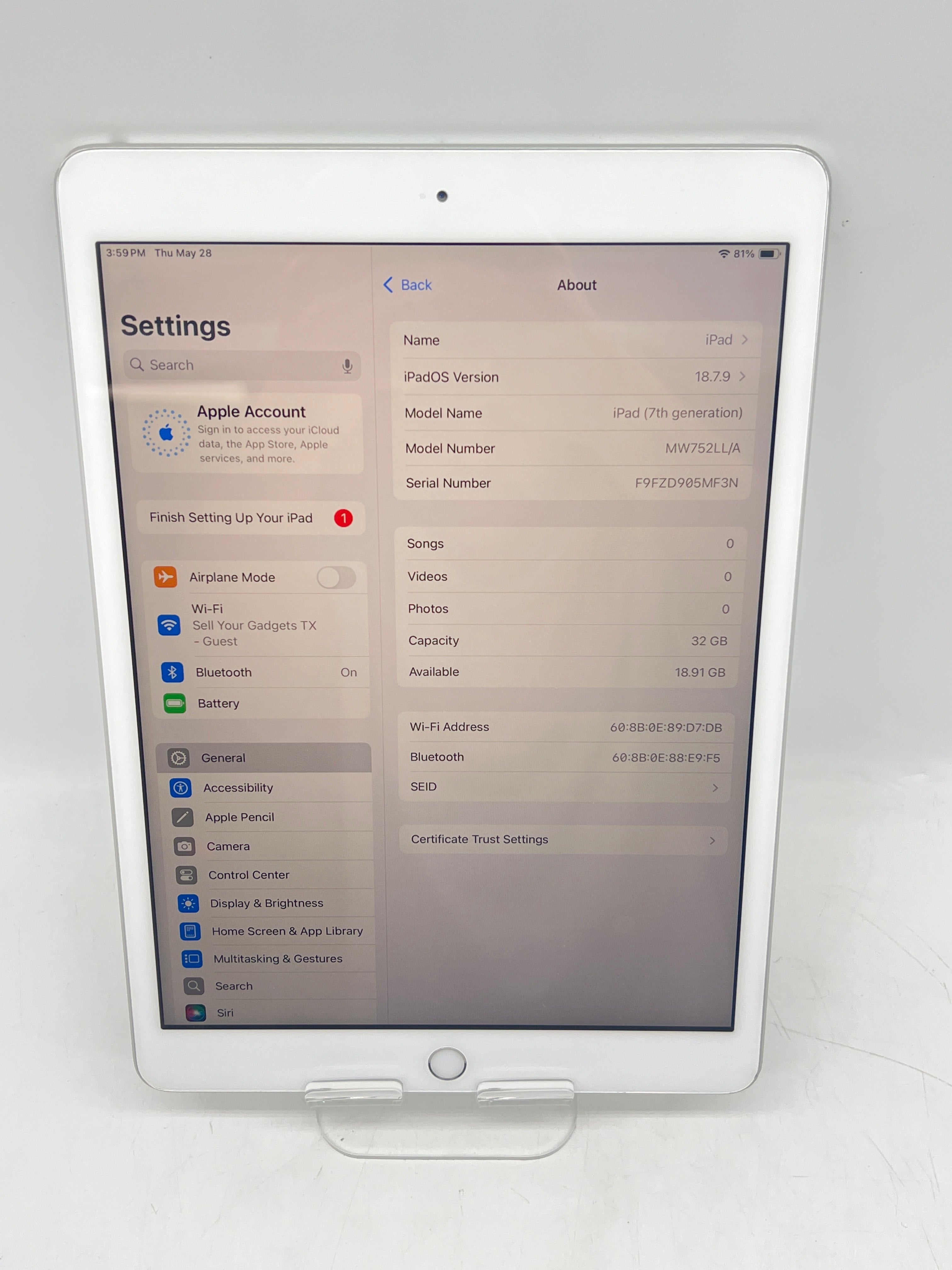 Apple iPad 7th Gen A2197 32GB Silver - WiFi