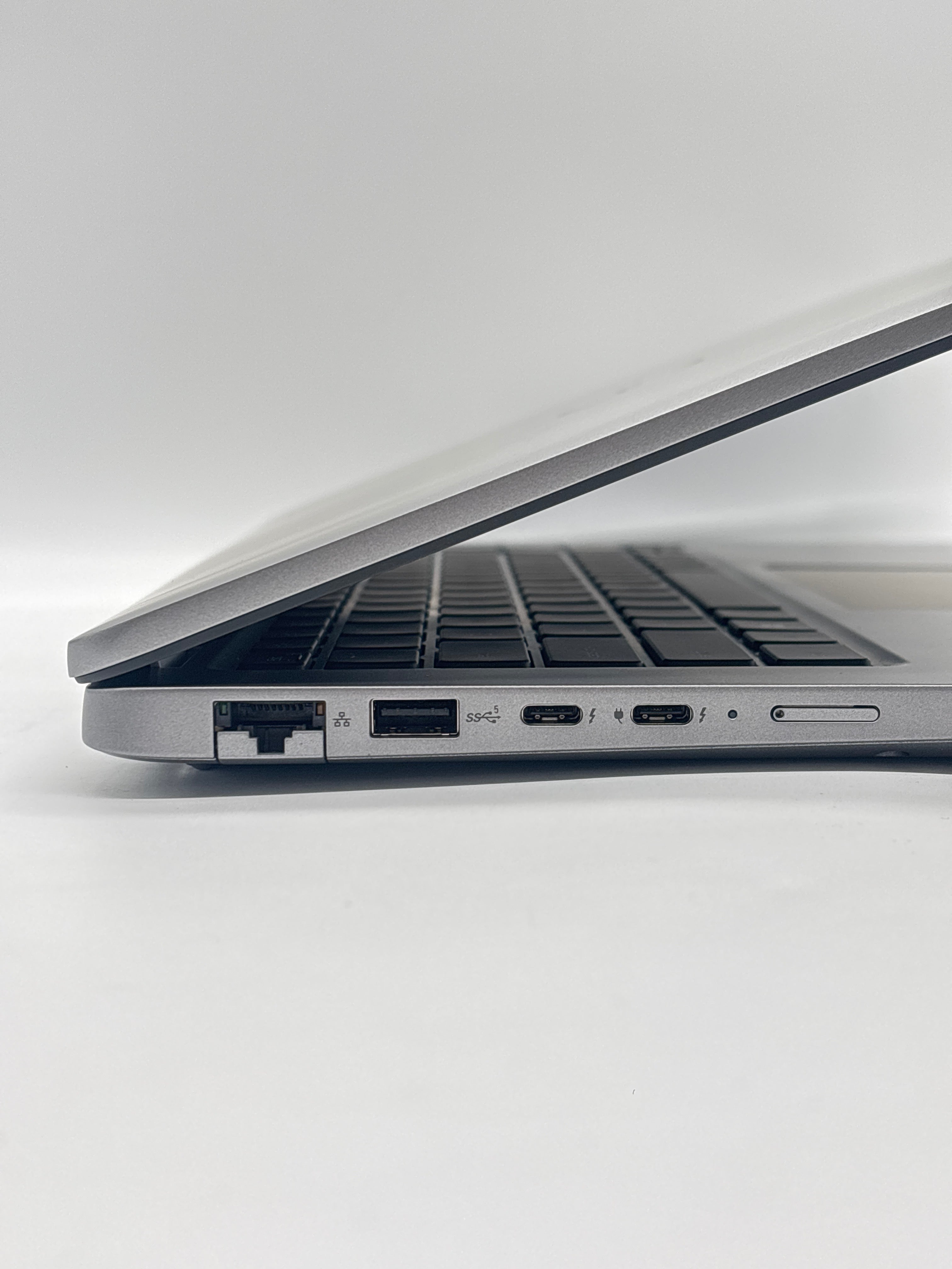 Dell Latitude 5450 Ultra 5 135U 16GB RAM 512GB SSD -  Cellular Warranty (April 2029)