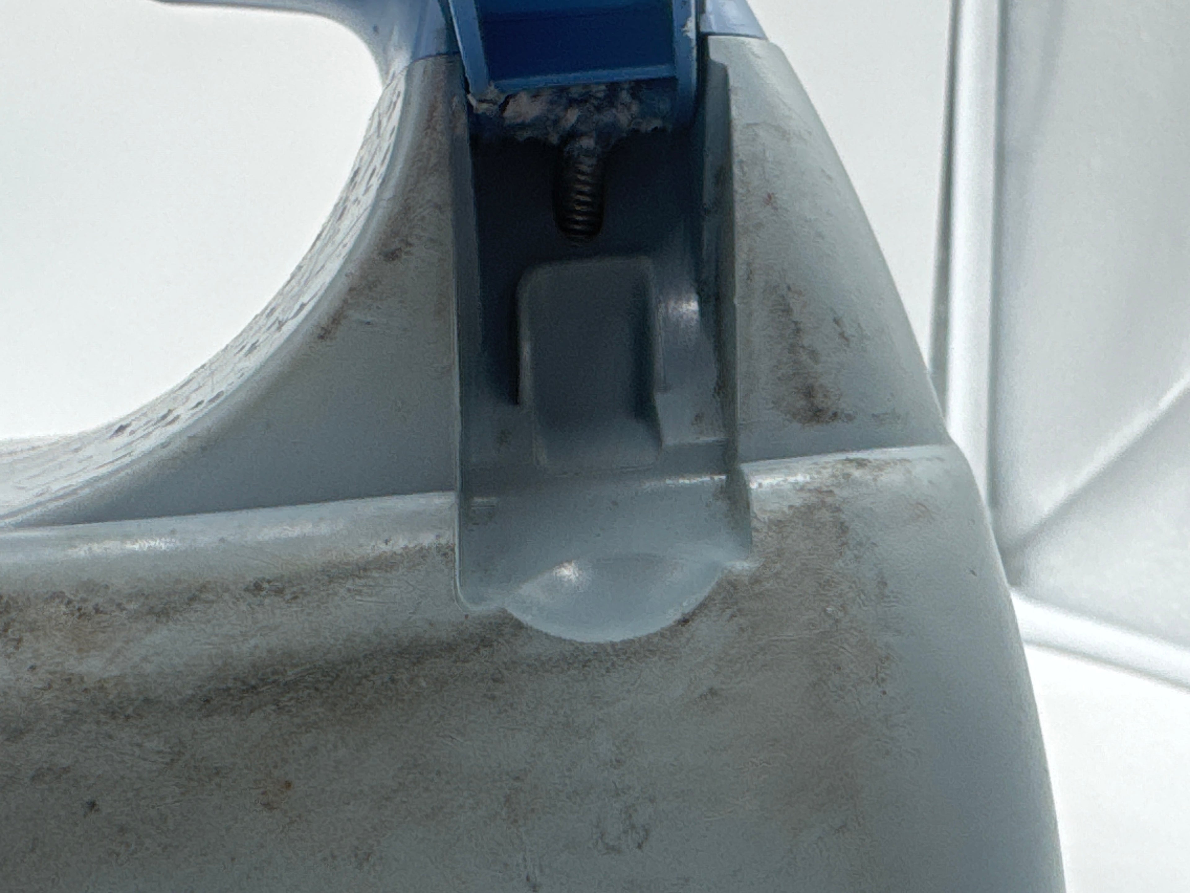 Radiodetection TX5 Utility Locating Signal Transmitter - For Parts [Broken Plastic Tab]