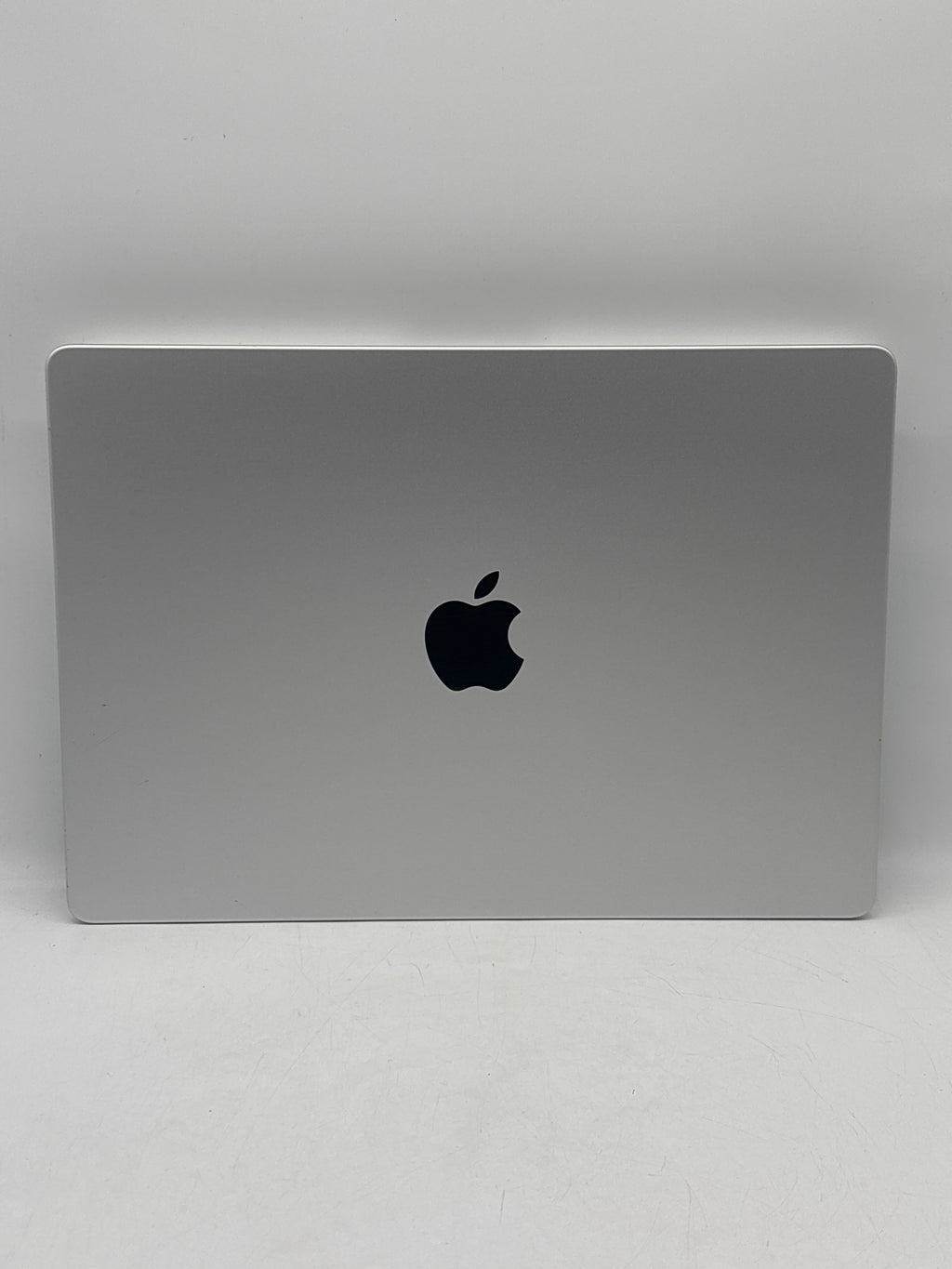 Apple MacBook Pro 14" A2992 Apple M3 Pro 18GB RAM 512GB SSD Silver - Used