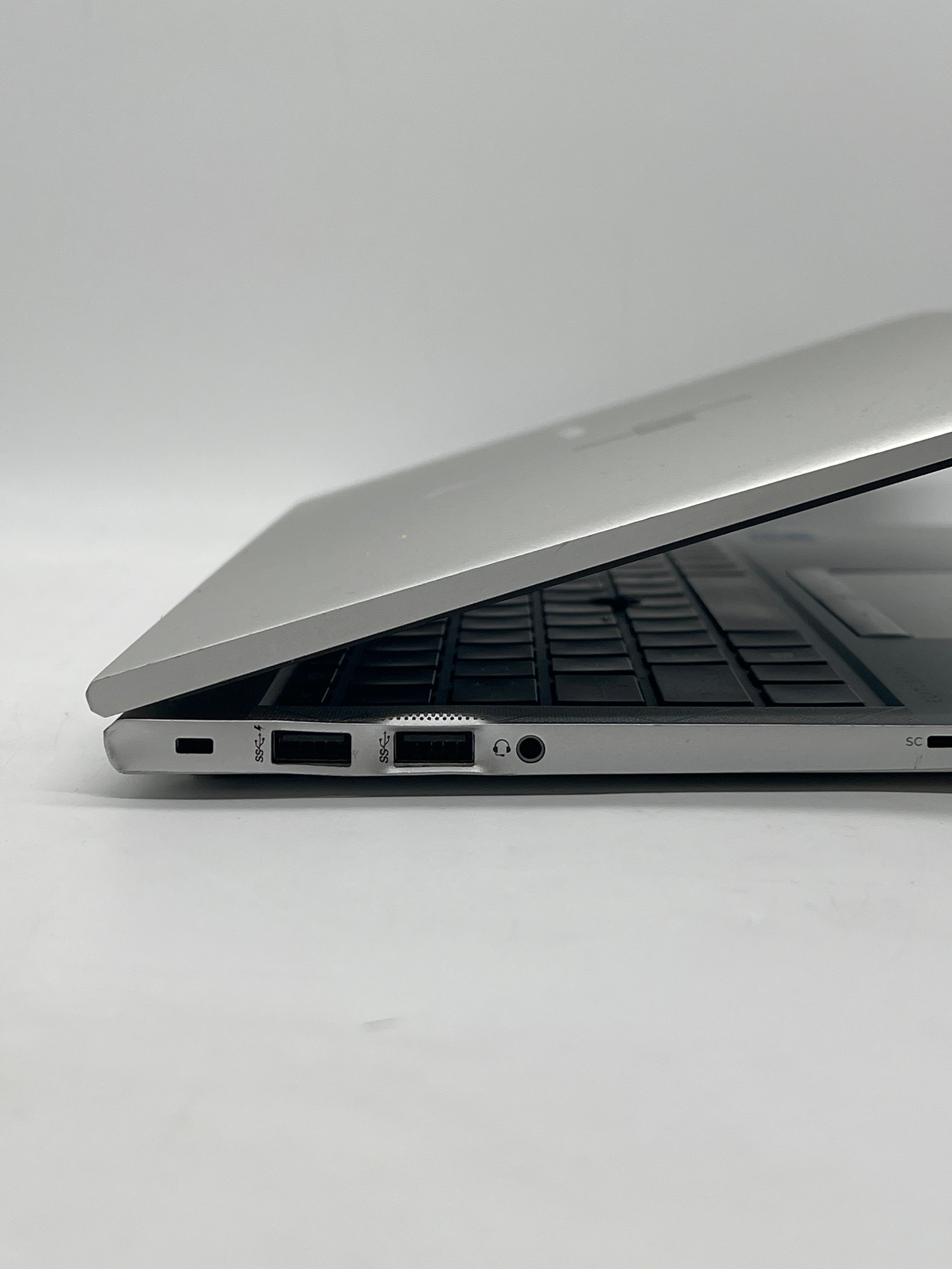 HP Elitebook 840 G8 Touch i5-1135G7 8GB RAM 256GB SSD - Bios Lock/Remotely Managed