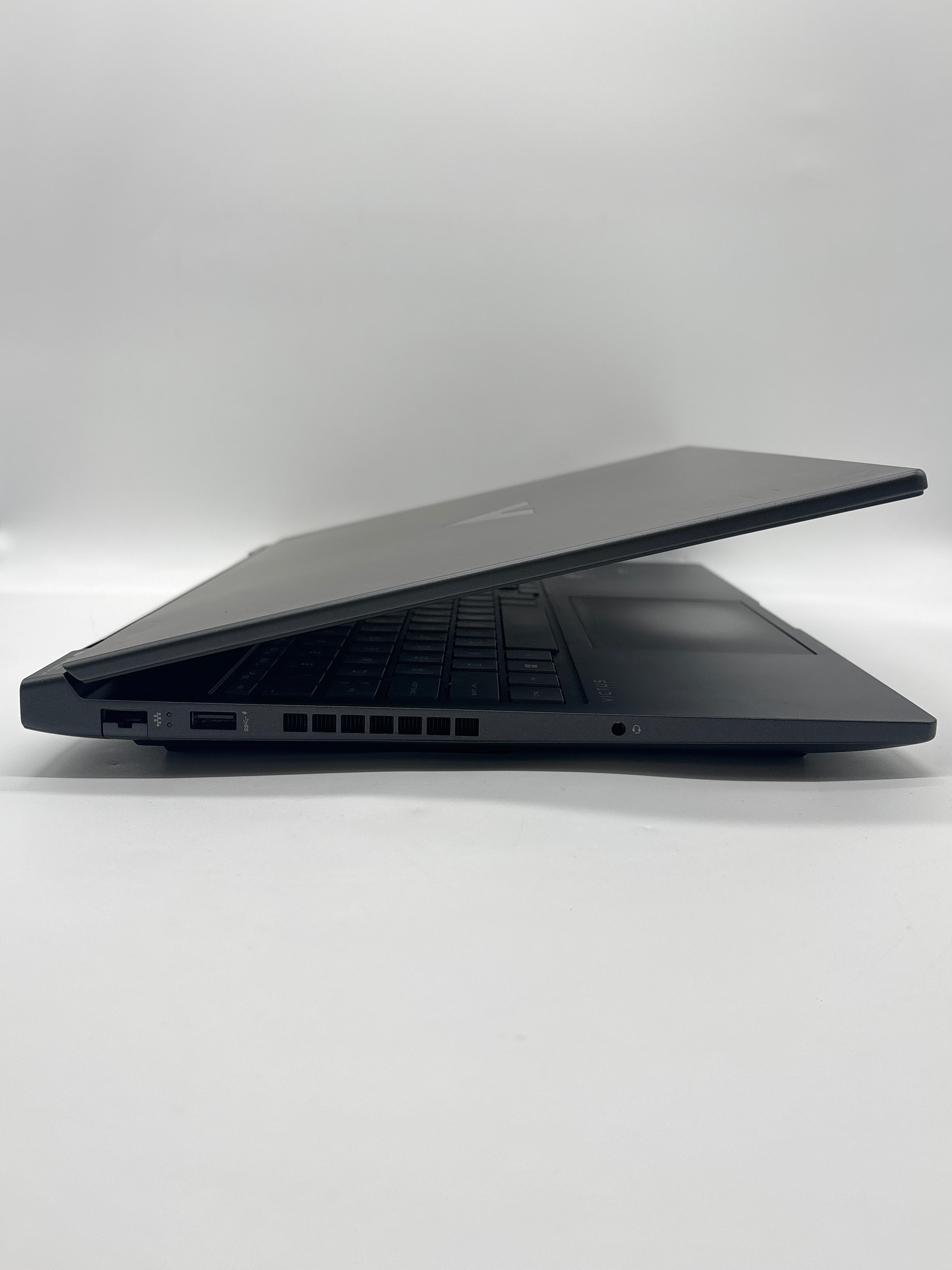 HP Victus 16-S1023DX Ryzen 7 8845HS 64GB RAM 4 TB SSD RTX 4070