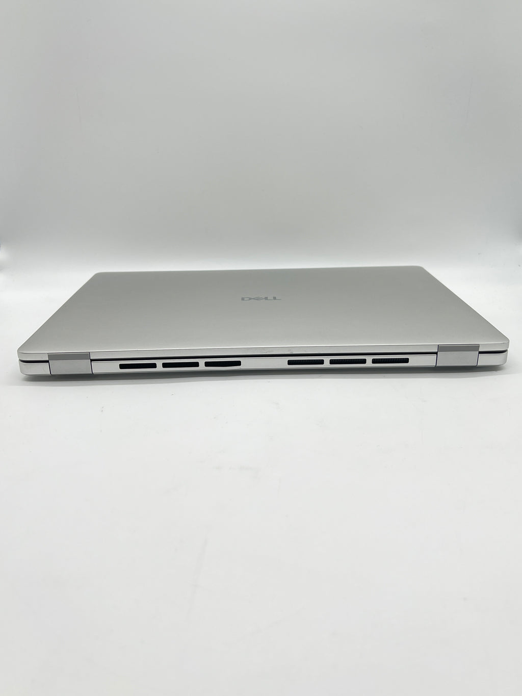 Dell Pro 16 Plus AMD Ryzen AI 7 PRO 350 32GB RAM 512GB SSD (Minor dent on hinge)