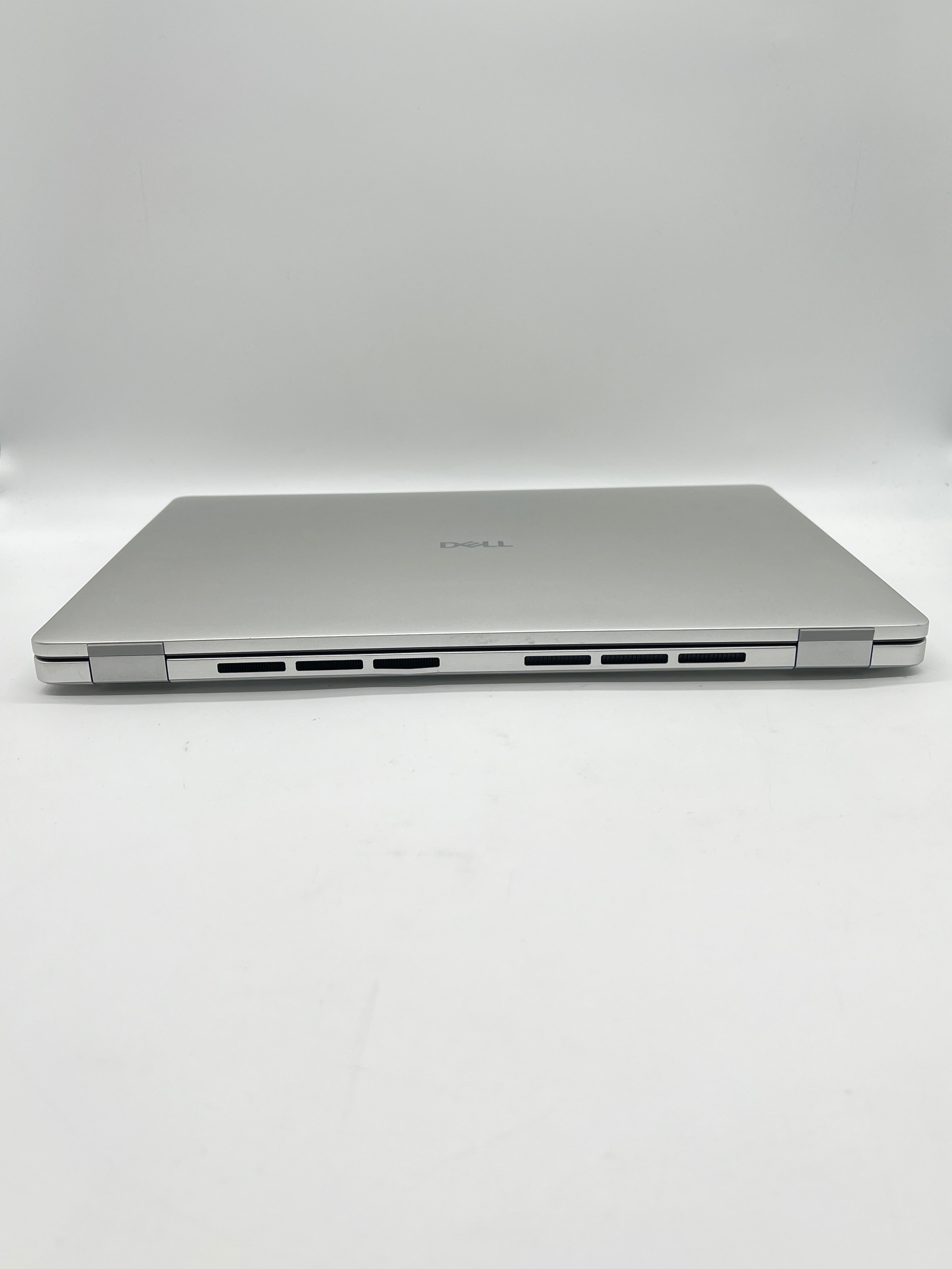 Dell Pro 16 Plus AMD Ryzen AI 7 PRO 350 32GB RAM 512GB SSD (Minor dent on hinge)