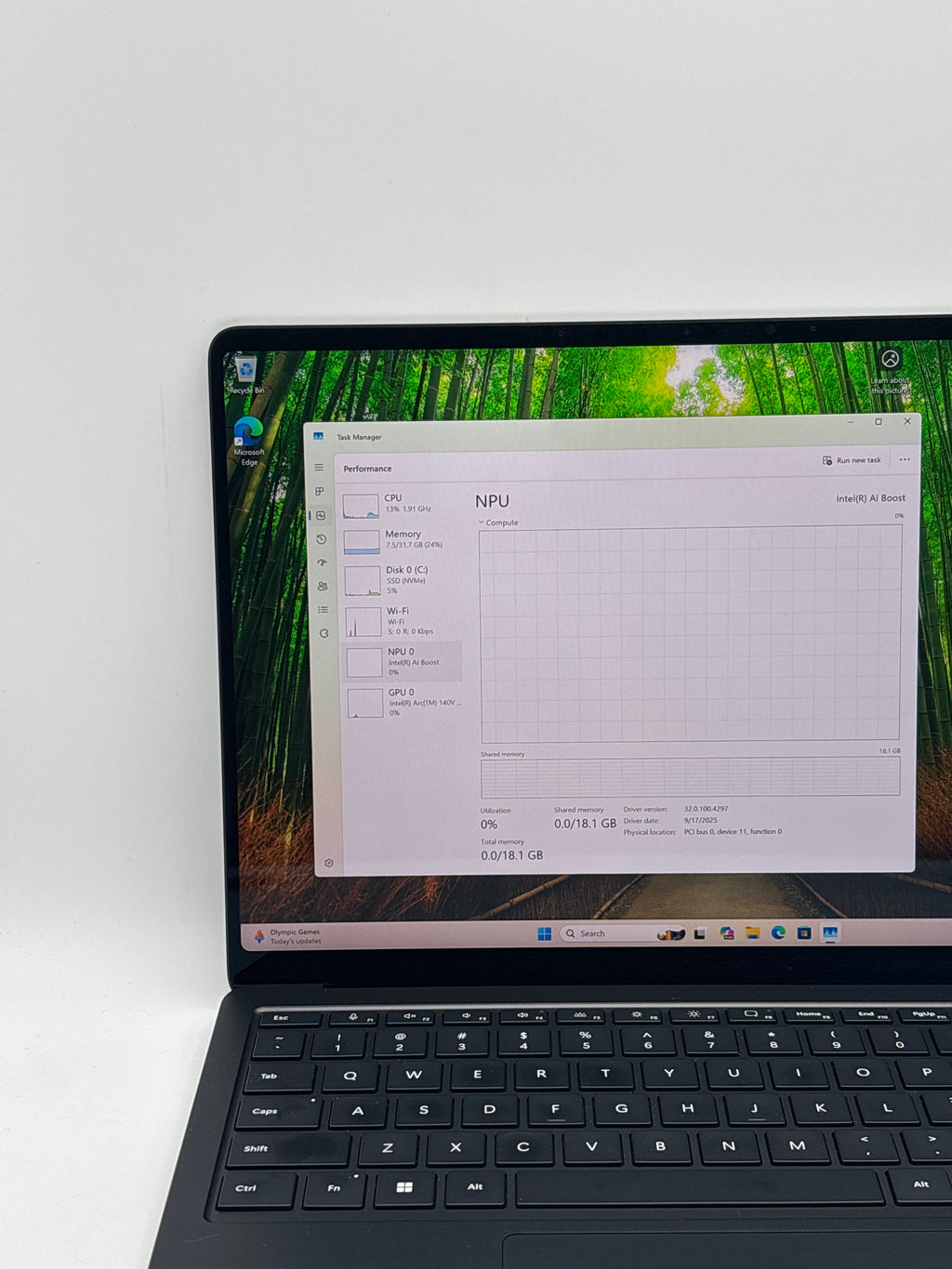 Microsoft Surface Laptop 7 2107 Ultra 7 268V 32GB RAM 1TB SSD - For Parts (READ)