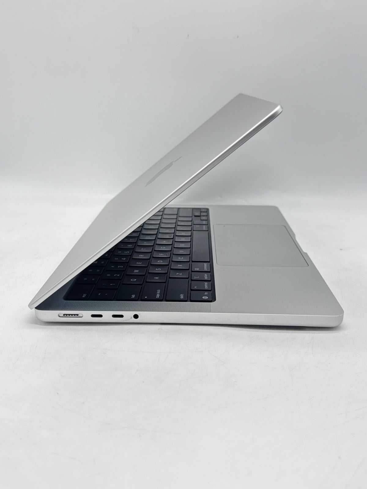 Apple MacBook Pro  M5 A3434 16GB RAM 1TB SSD 14.2" - Used