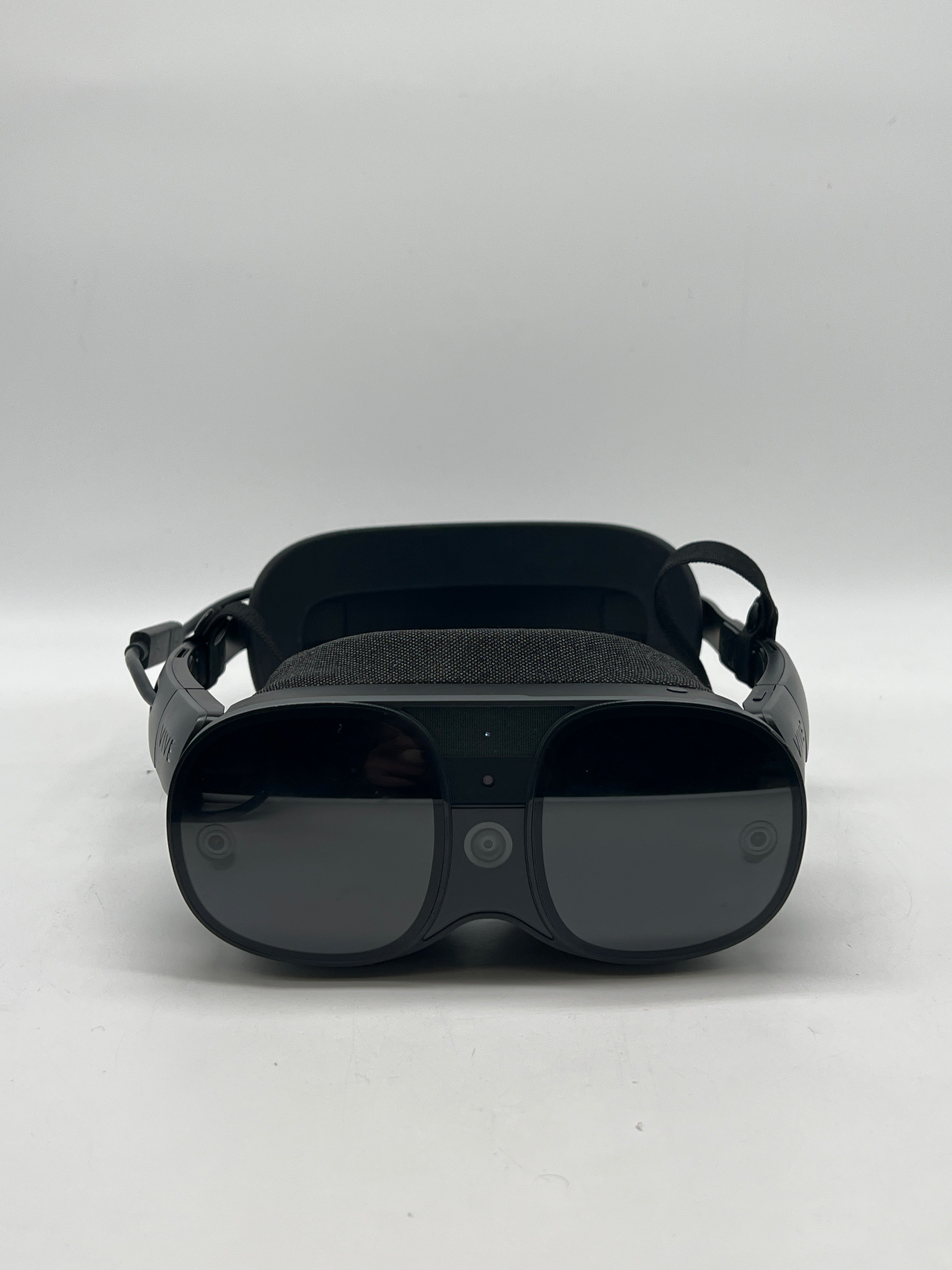 HTC Vive XR Elite 128GB Standalone All-in-One VR Headset Black - Used