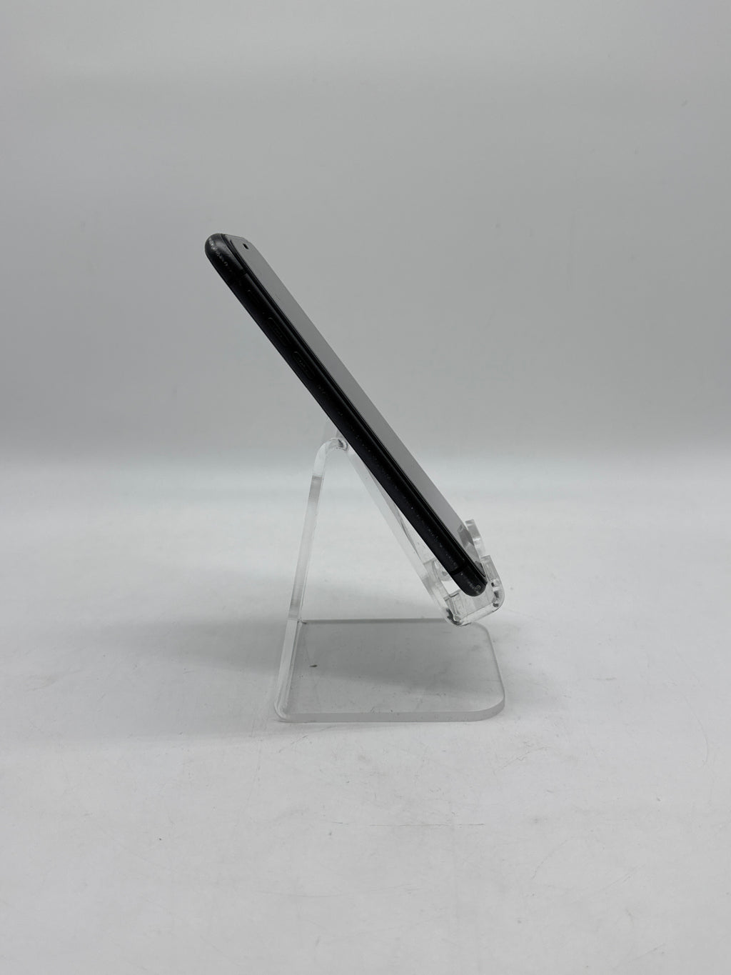 Apple iPhone 11 64GB Factory Unlocked - Cracked Back Unknown Display