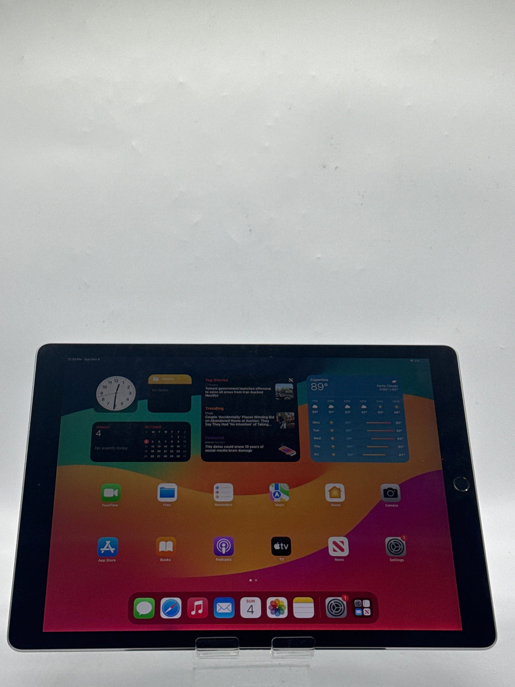 Apple iPad Pro 12.9in 2nd Gen A1670 Wi-Fi 256GB Space Gray A10X - Used