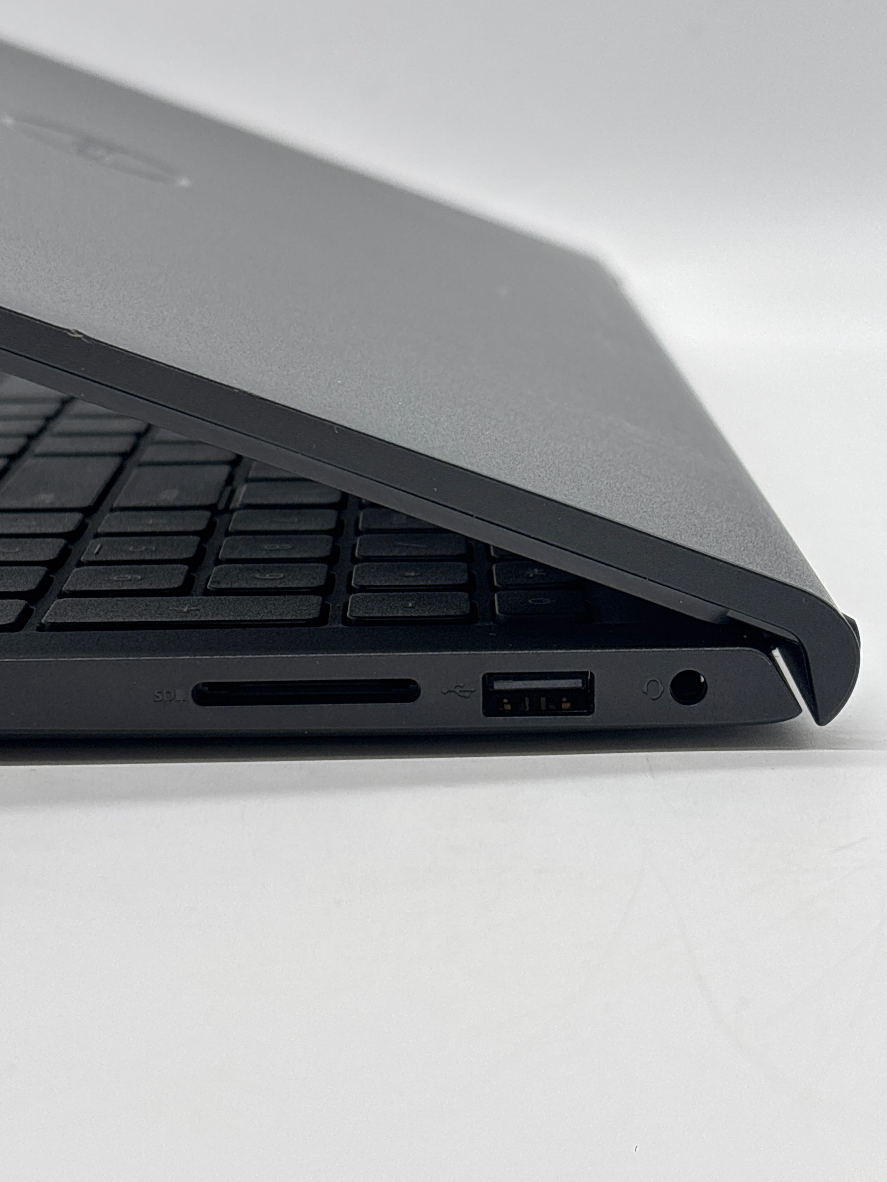 Dell Inspiron 15 3511 i5-1035G1 16GB RAM 512GB SSD
