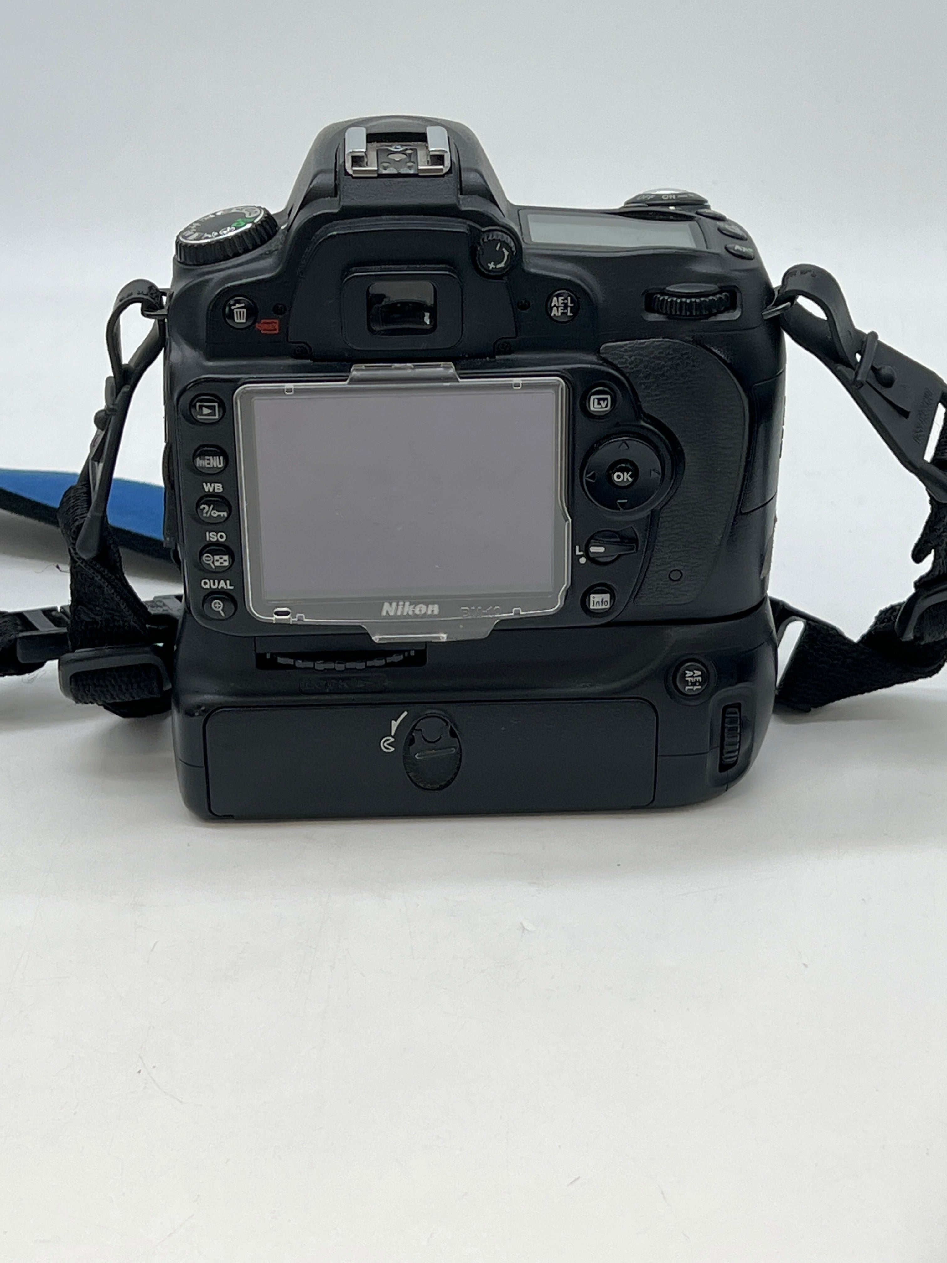 Nikon D90 Digital Camera with 18-55mm Lens Battery Grip - Used