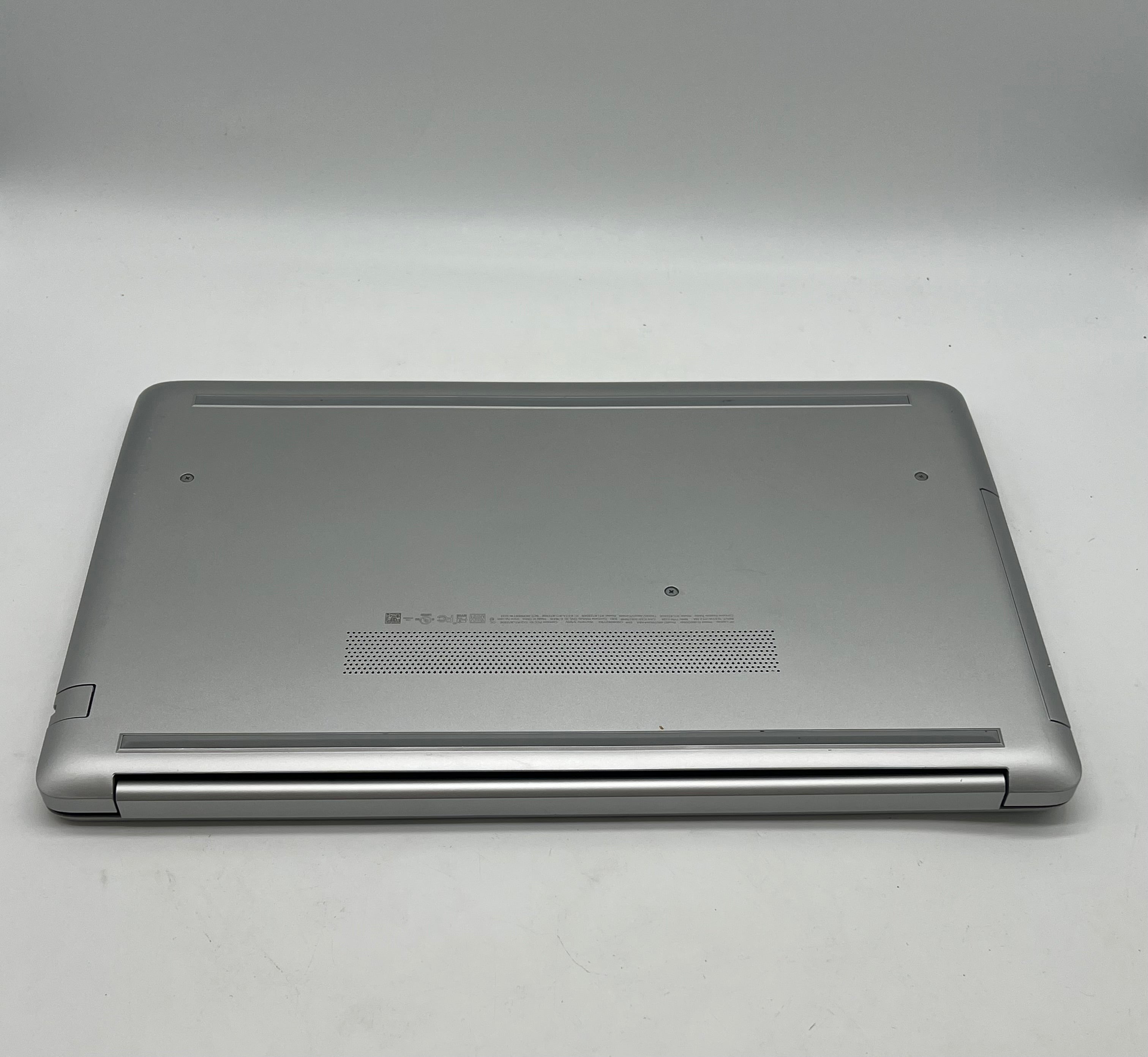 HP 15-DB0011DX AMD Ryzen 5 2500 U 8GB RAM 128GB SSD - Used