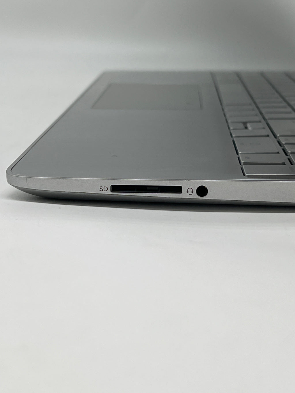 HP Laptop 15-dy1043dx i5-1035G1 12GB RAM 256GB SSD - For Parts (Read)