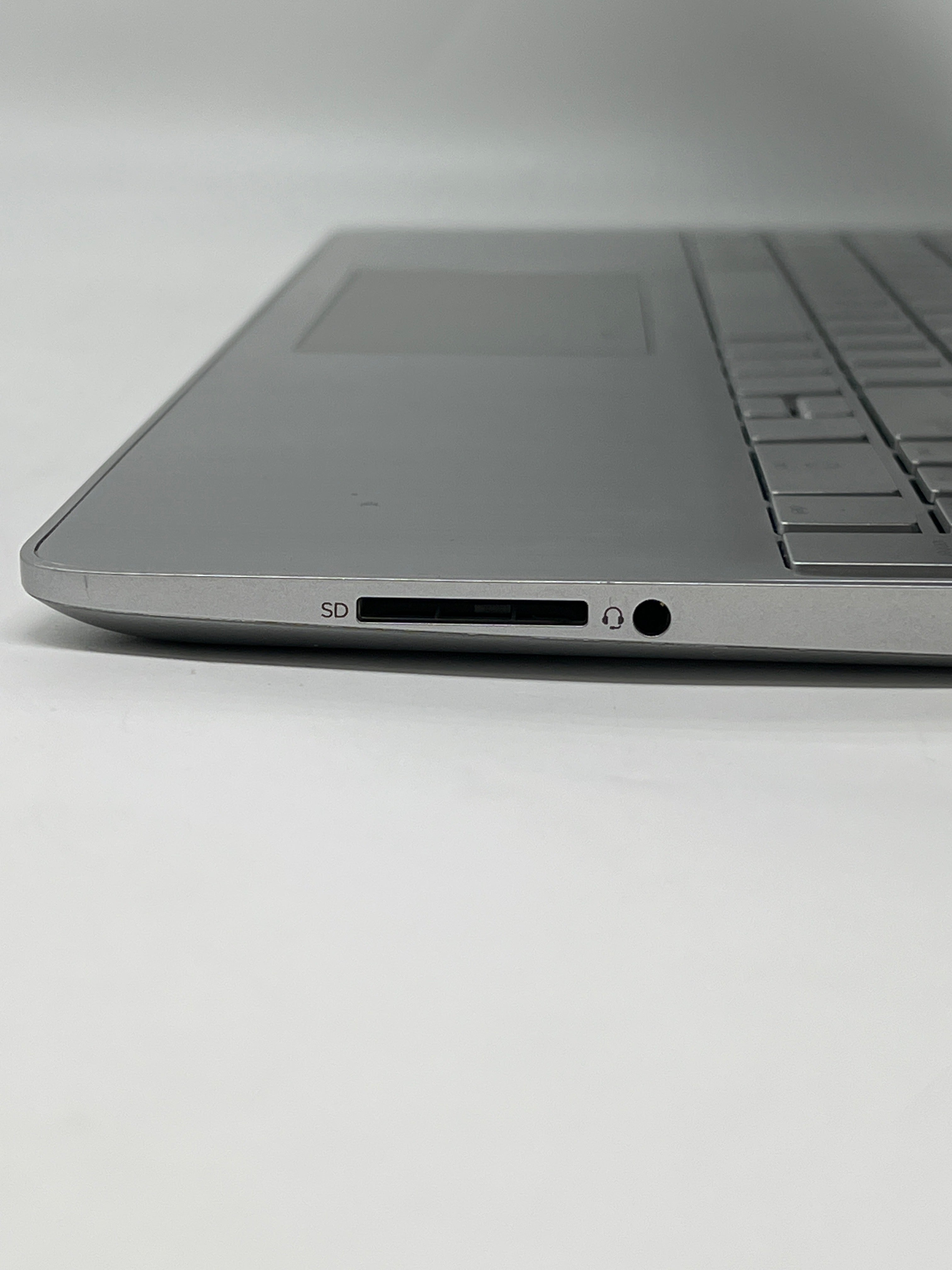 HP Laptop 15-dy1043dx i5-1035G1 12GB RAM 256GB SSD - For Parts (Read)