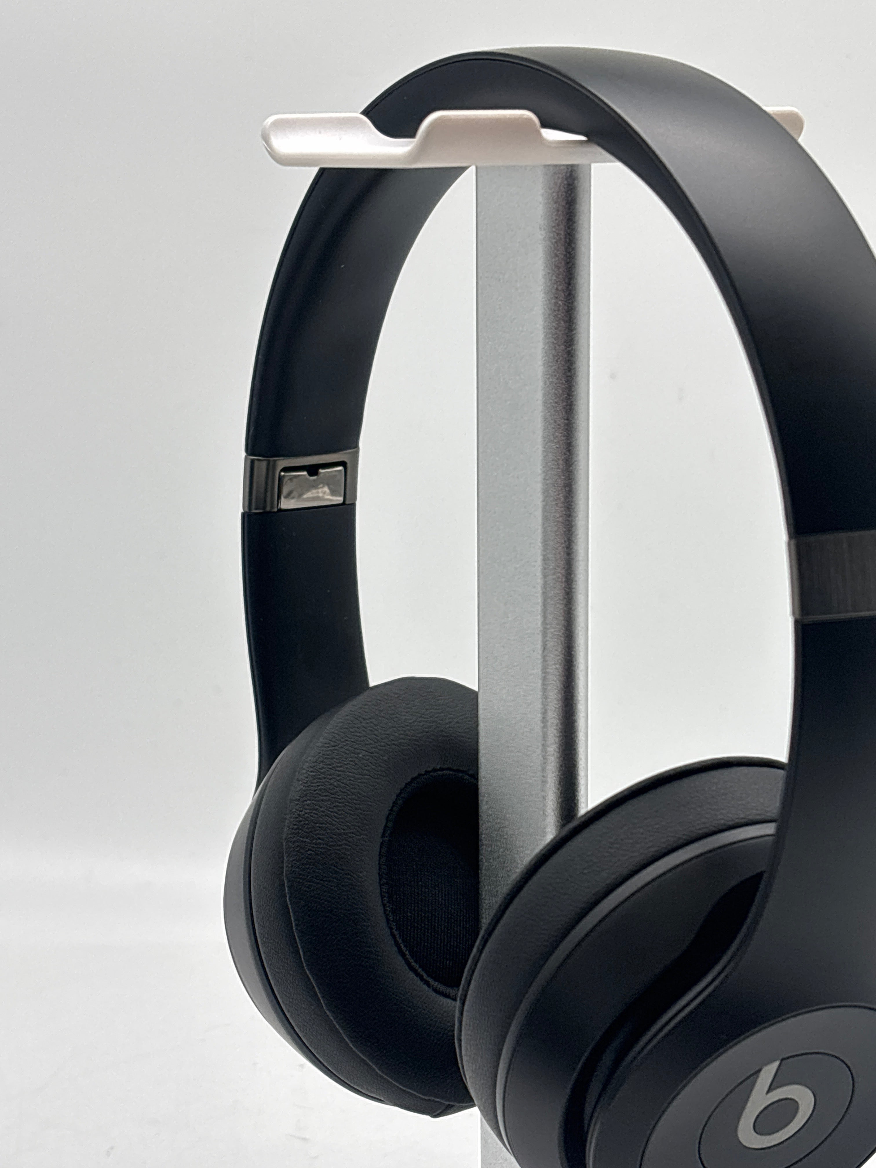 Beats Solo 4 A3140 Wireless Bluetooth On-Ear Headphones Black