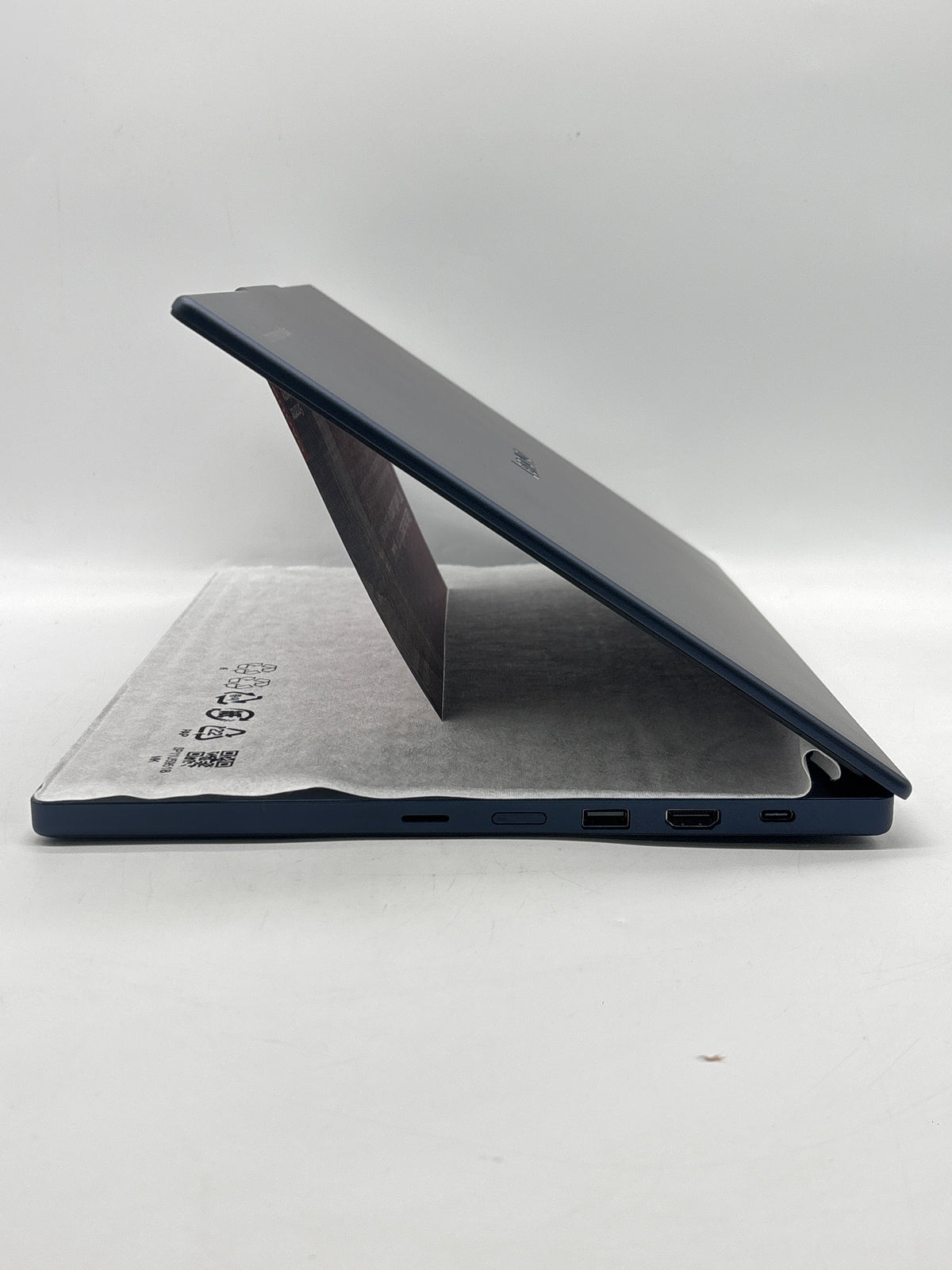 Lenovo 15ITN10 15" Intel N355 8GB RAM 128GB SSD Cosmic Blue - Open Box