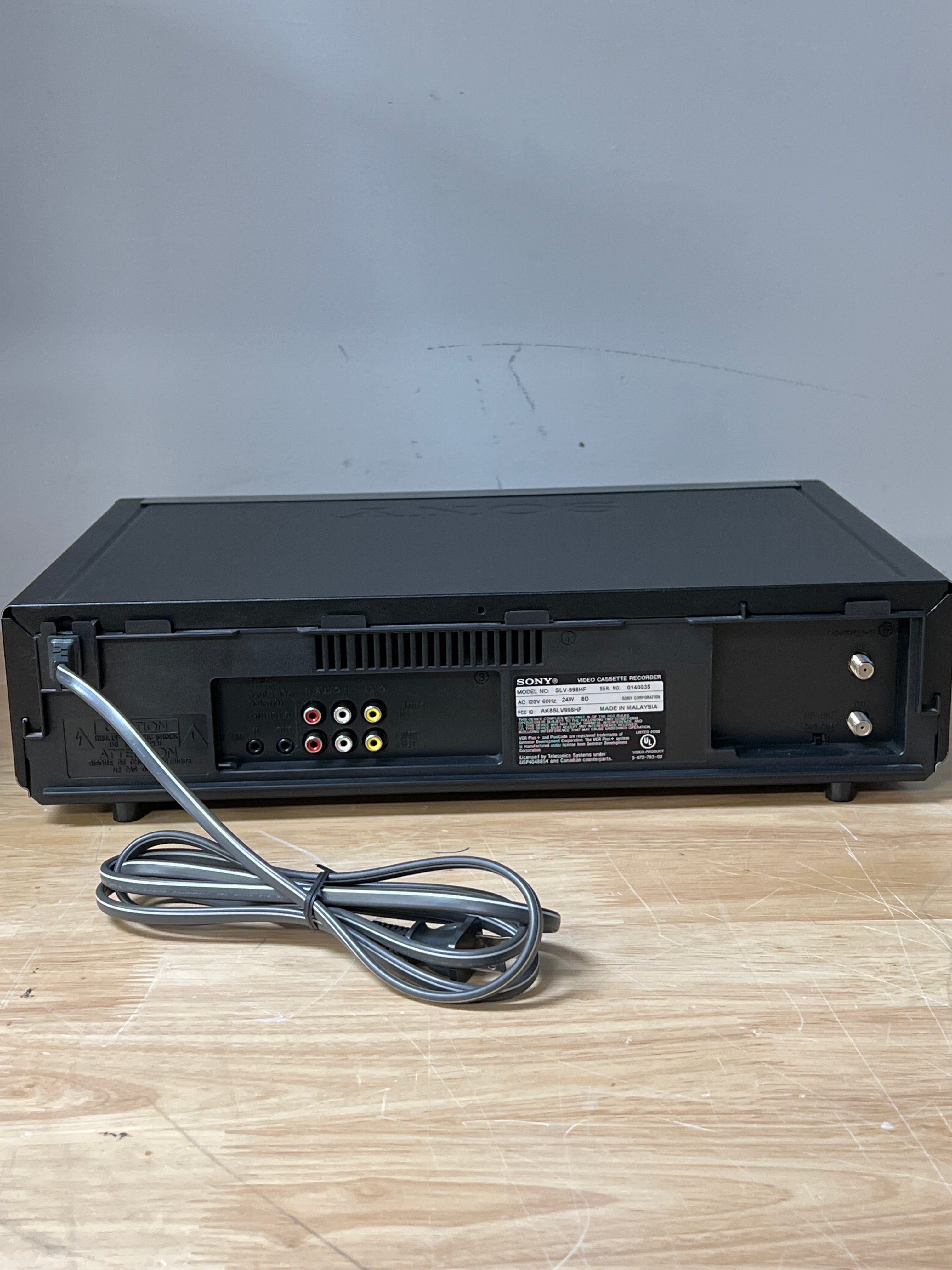 Sony SLV-998HF VHS VCR Video Cassette Recorder - Used