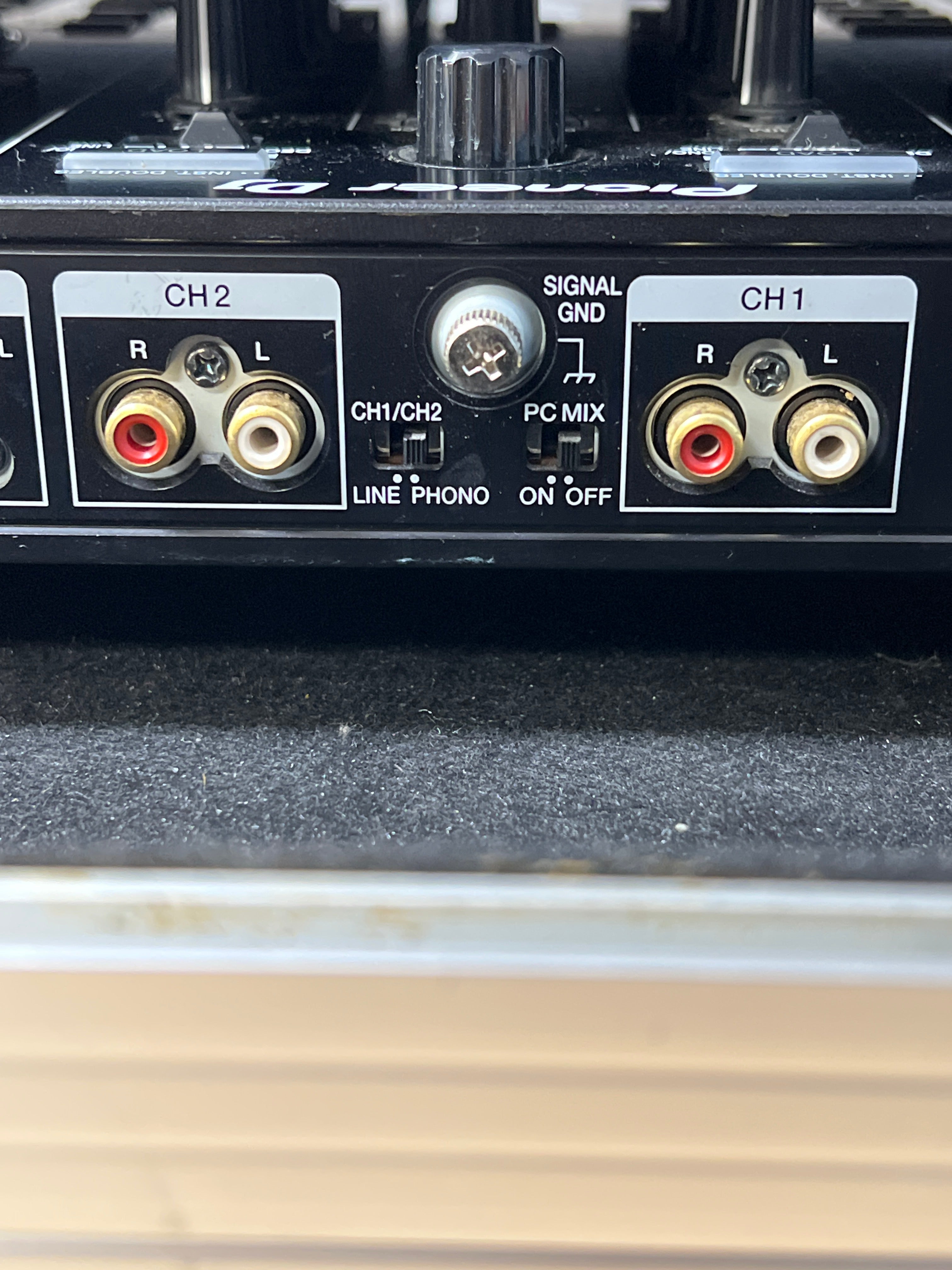 Pioneer DJ DDJ-RR 2-Channel Rekordbox Controller with Travel Case - For Parts (Broken Knob)