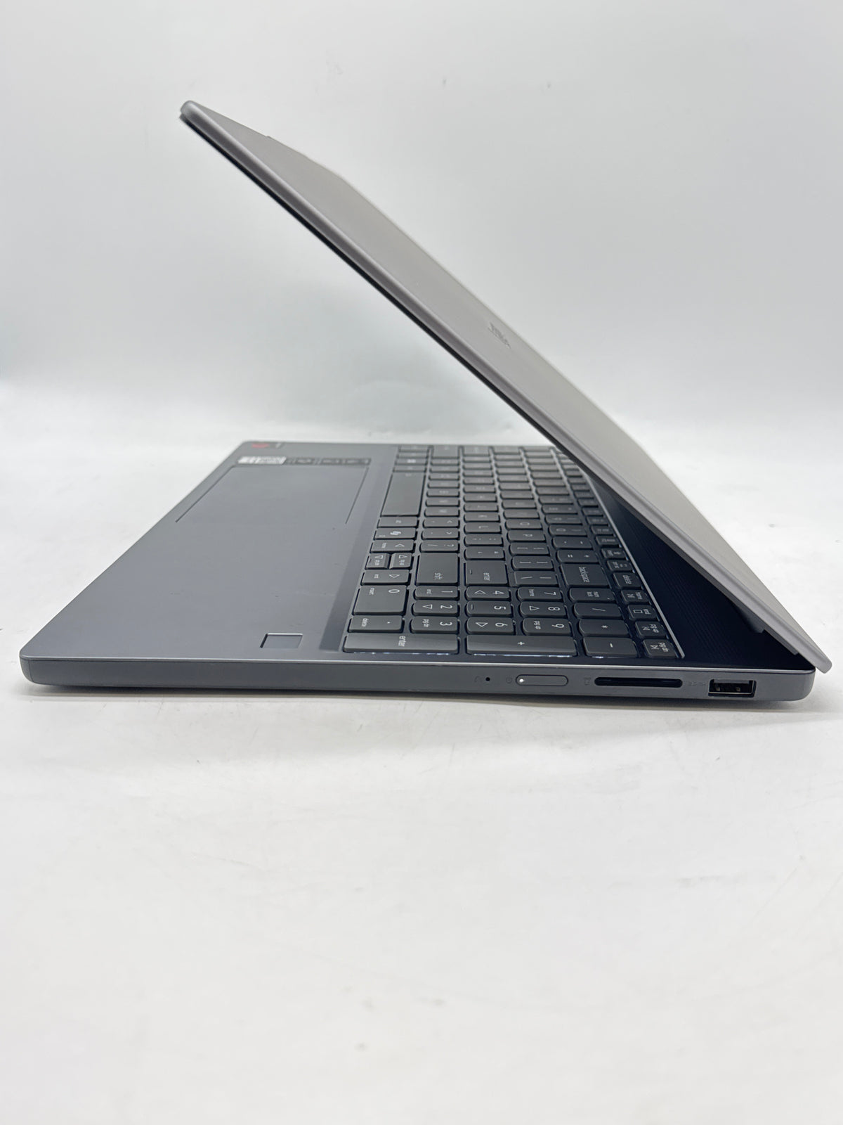 Lenovo IdeaPad Slim 3X Snapdragon X X1-26-100 16GB RAM 256GB SSD - Used